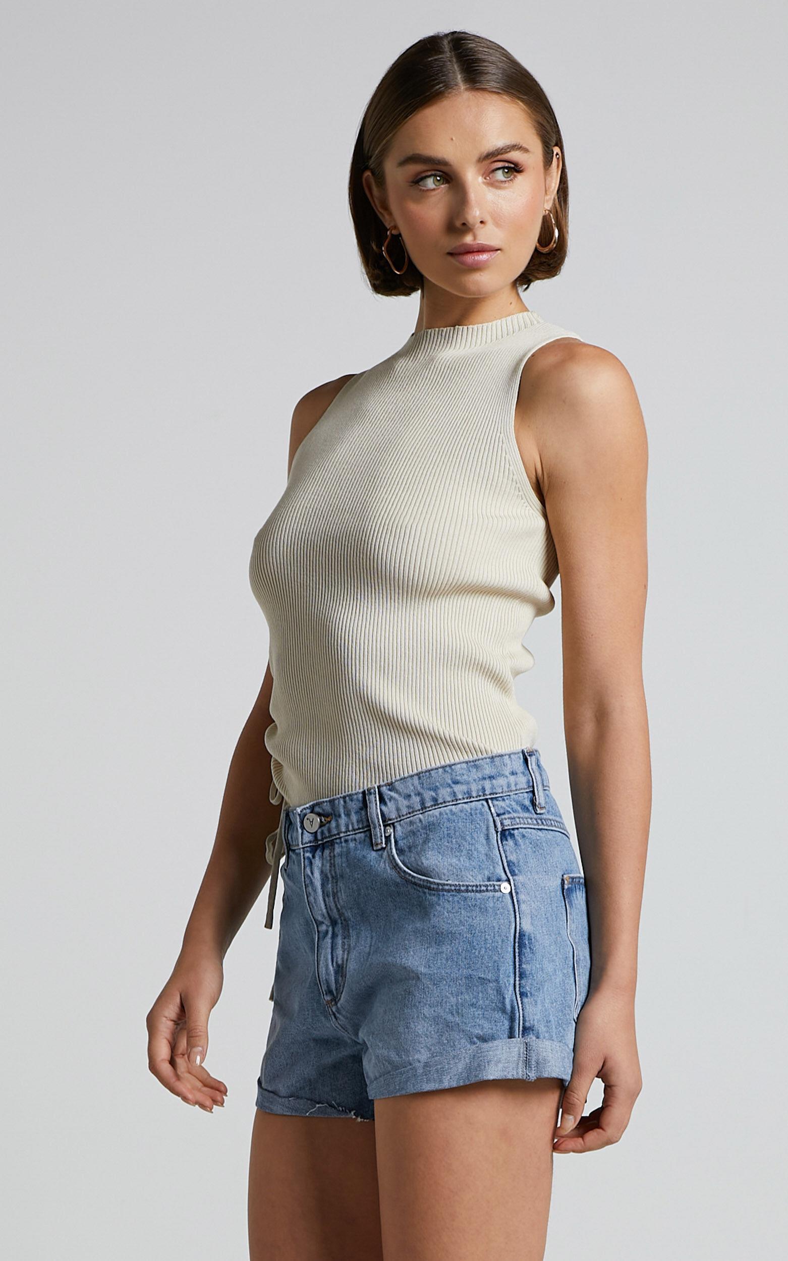 Abrand - A Slouch Shorts in Georgia Product Image