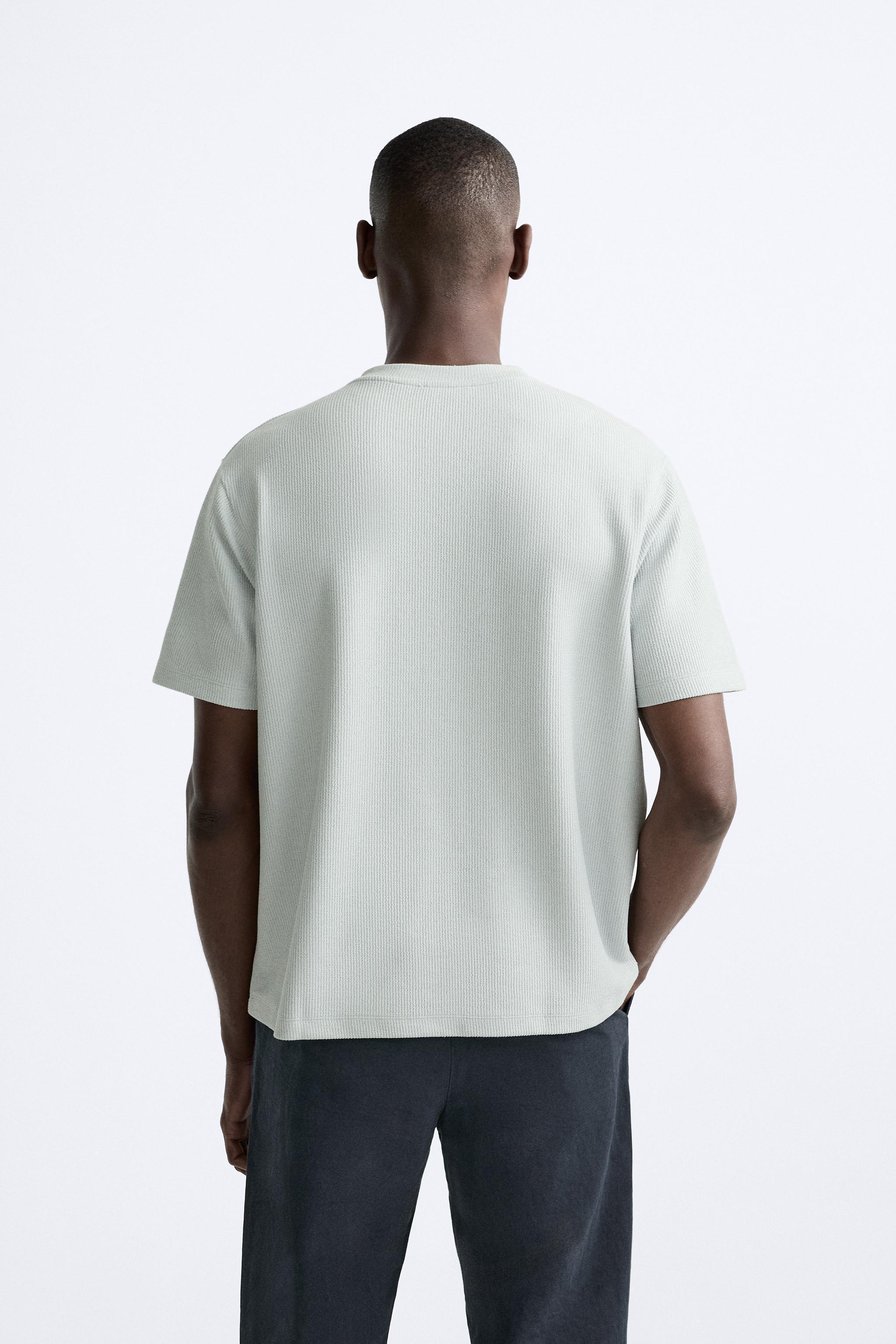 TEXTURED T-SHIRT Product Image