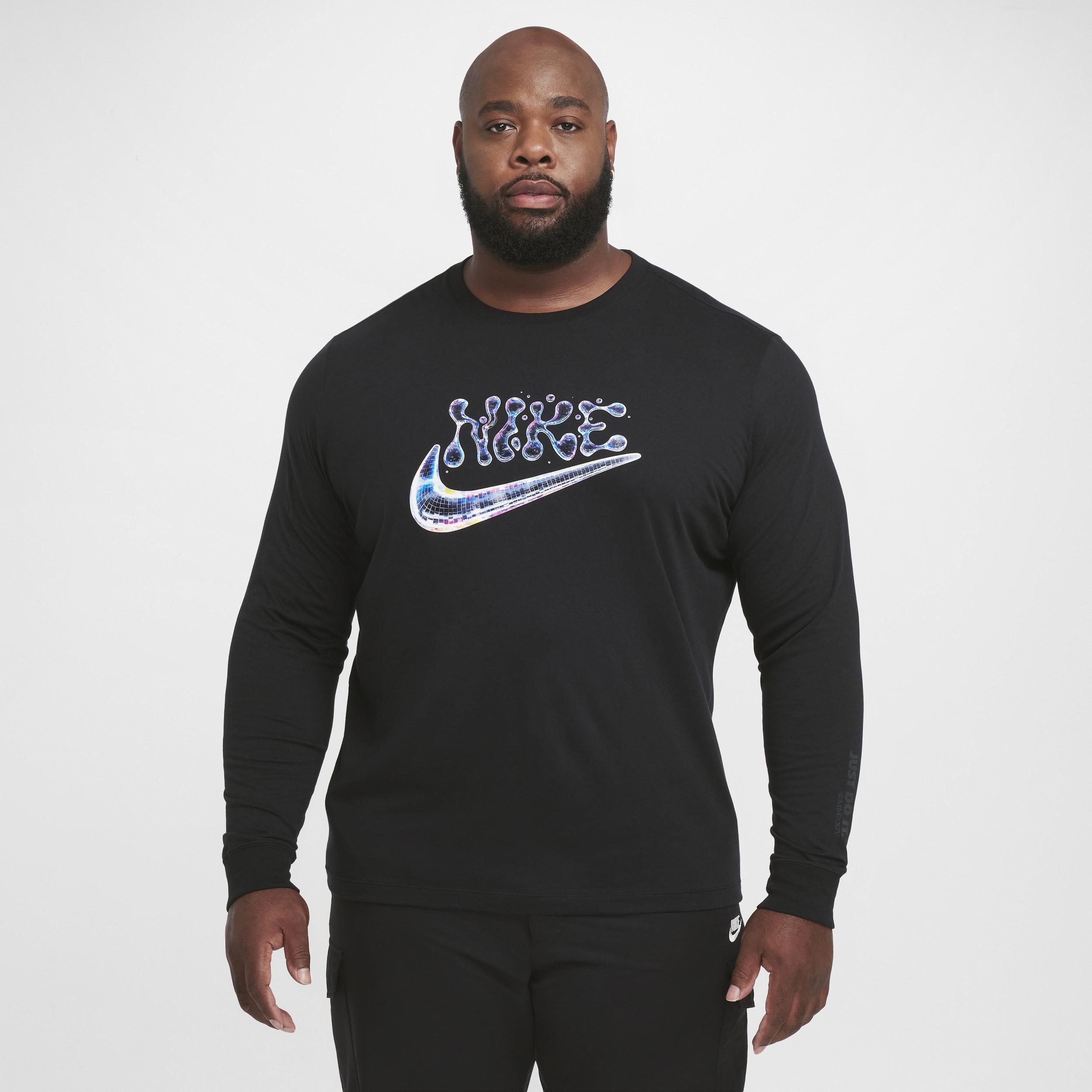 Nike Sportswear Club Long-Sleeve T-Shirt Product Image