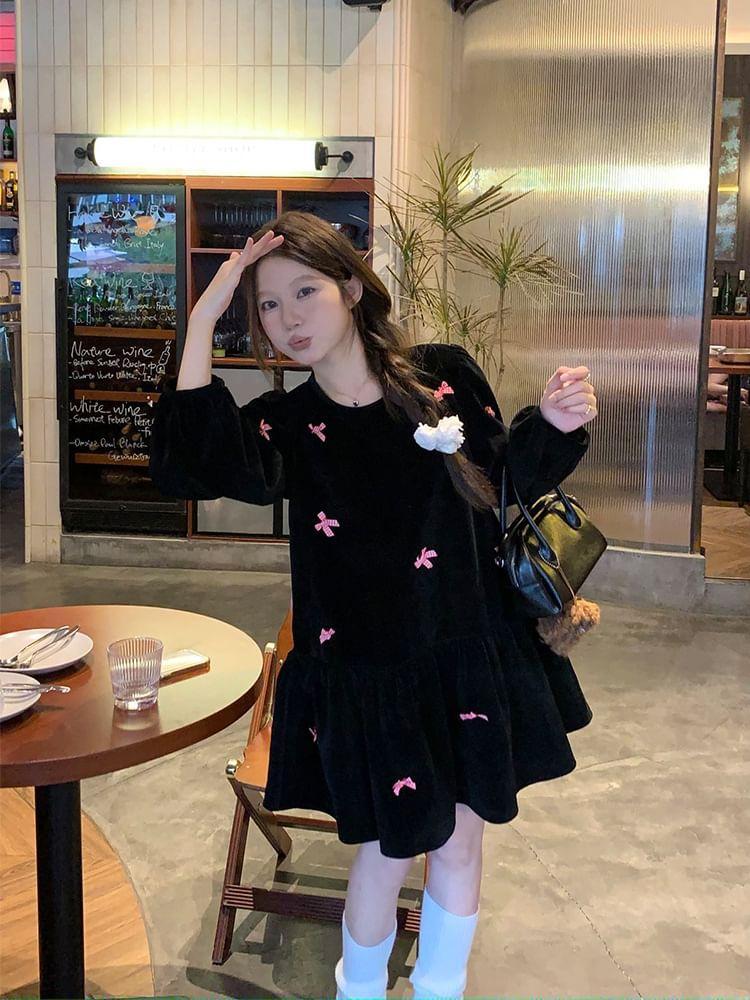 Long-Sleeve Round Neck Bow Velvet A-Line Dress Product Image