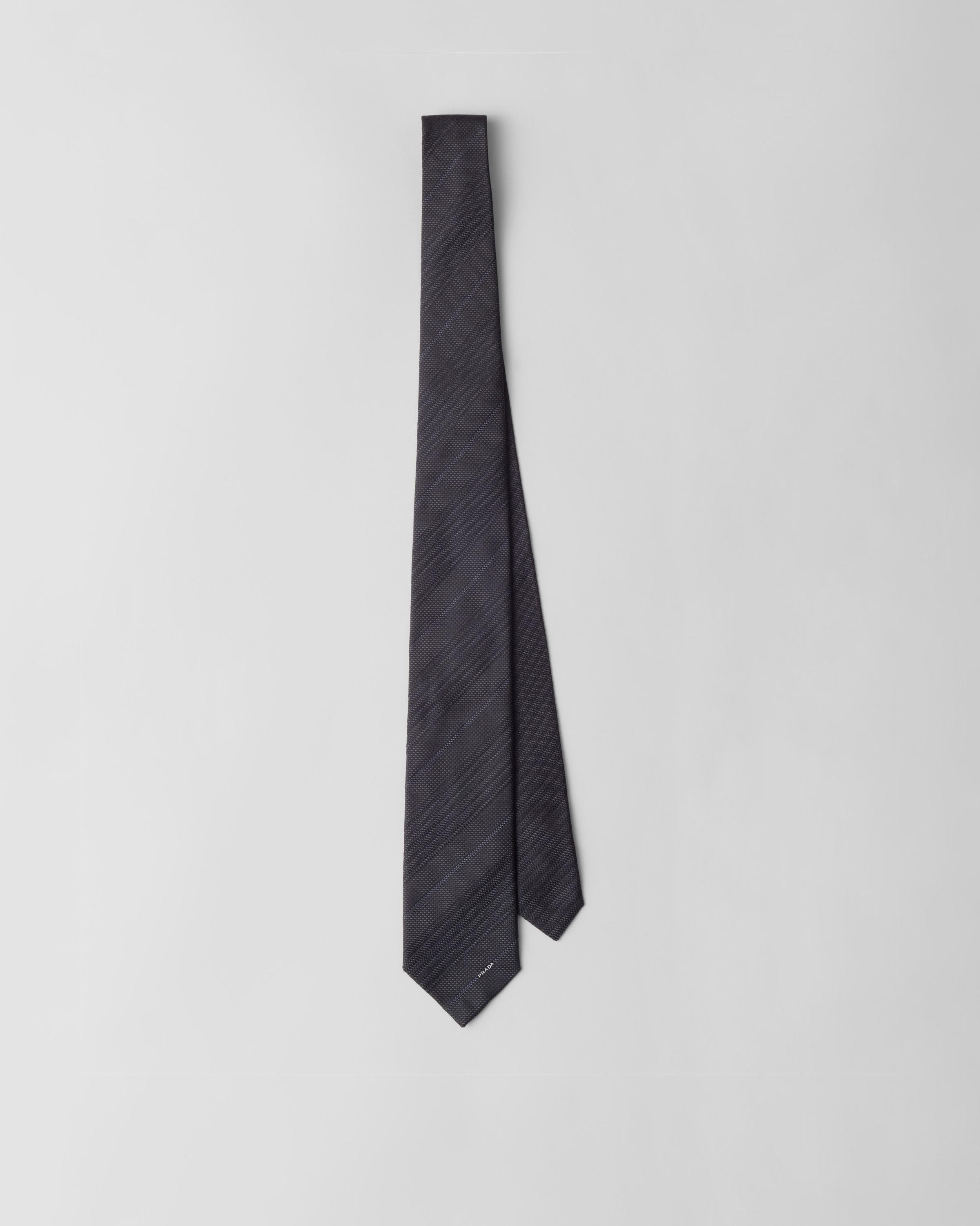 Silk tie Product Image