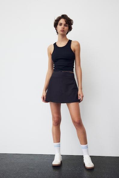 Seamless Sports Cropped Tank Top in DryMove™ Product Image