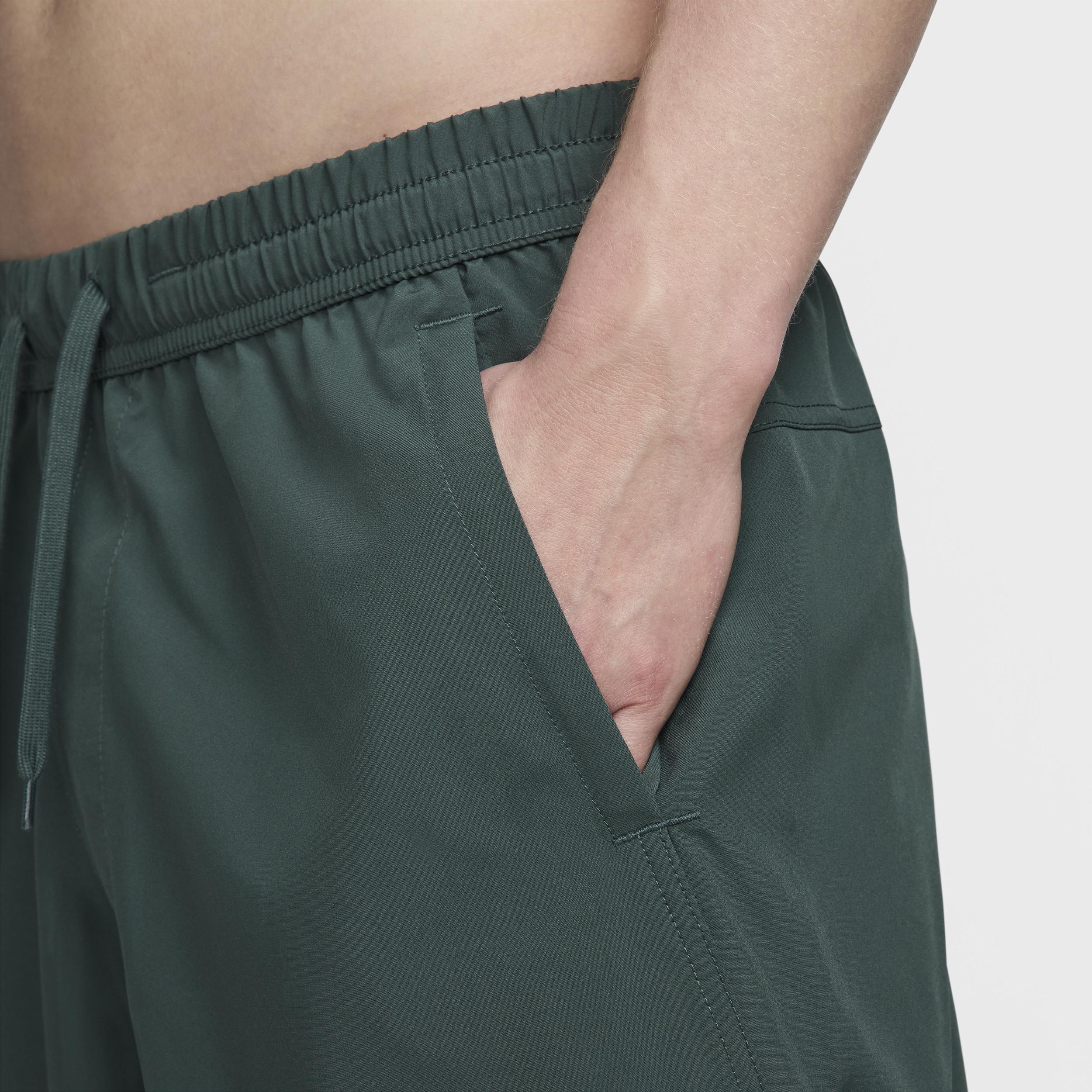 Nike Men's Form Dri-FIT 7" Unlined Versatile Shorts Product Image