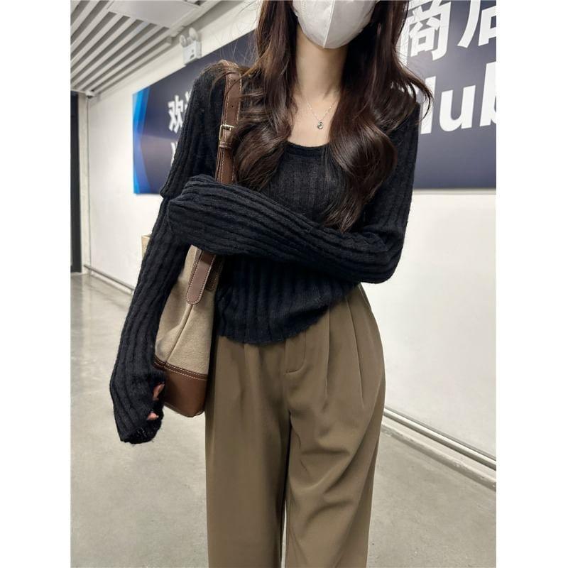 Long-Sleeve Scoop Neck Plain Ribbed Knit Top Product Image