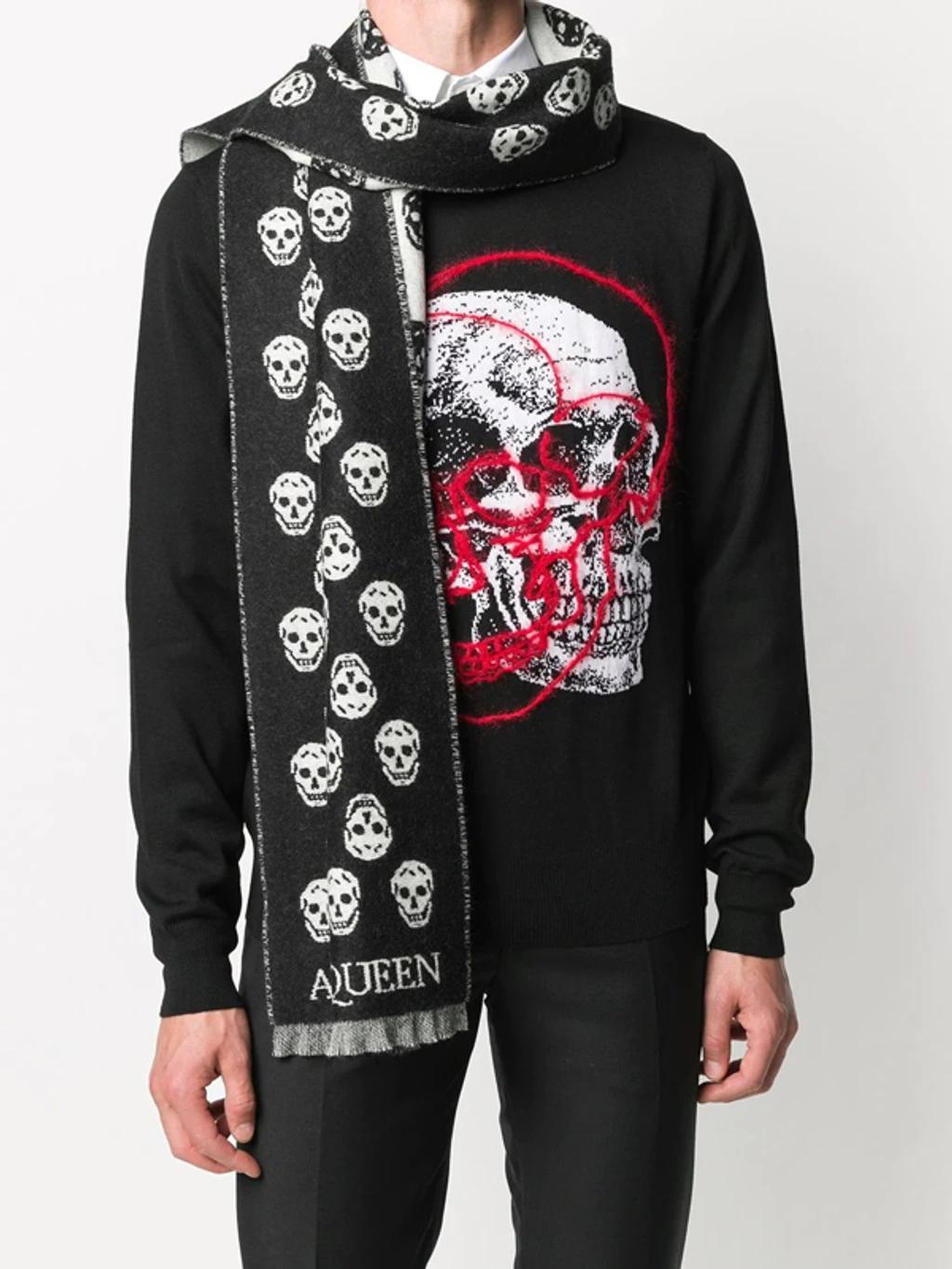 Skull Jacquard-woven Scarf In Black Product Image