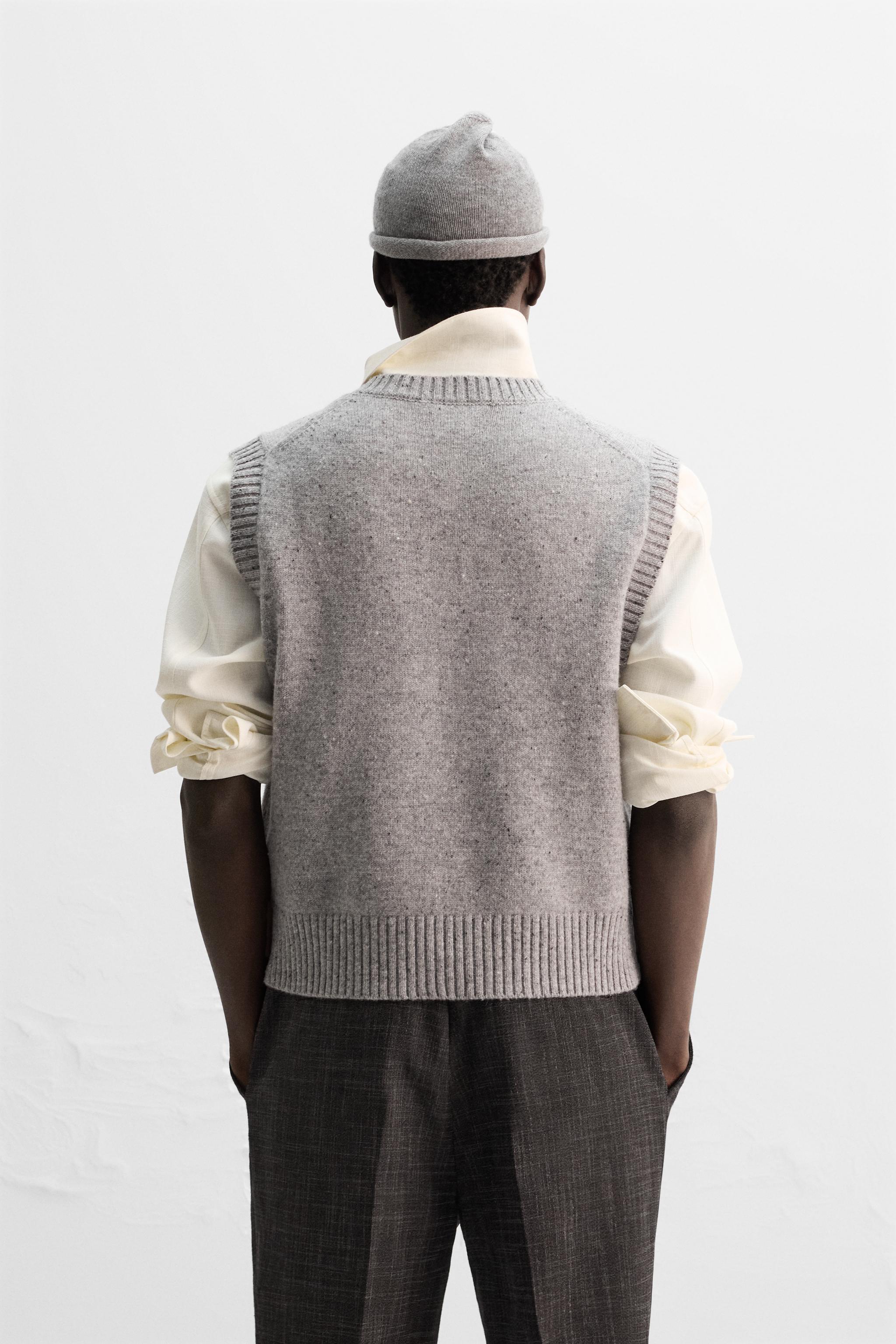 WOOL KNIT VEST Product Image