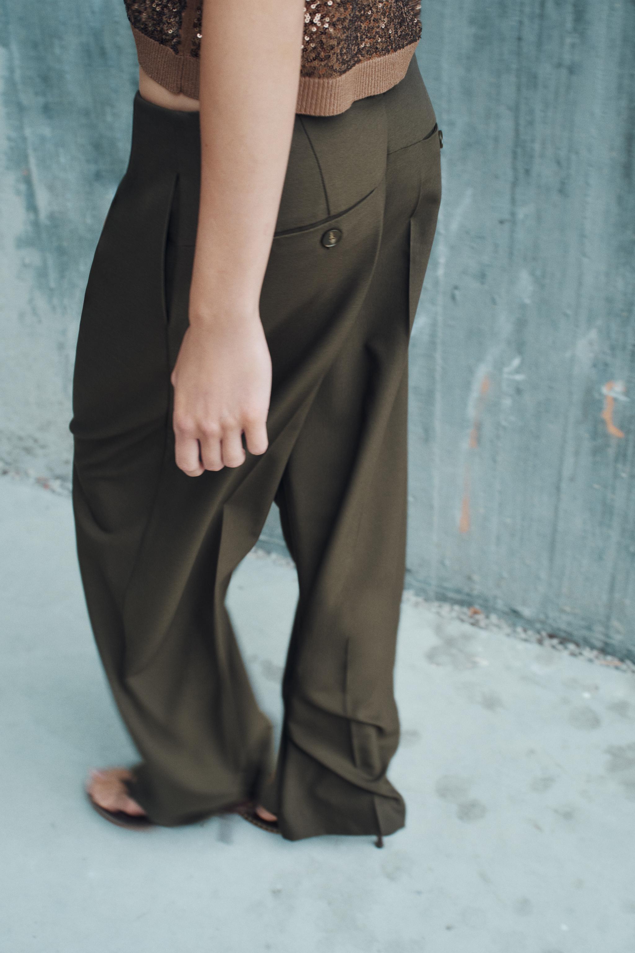 PLEATED WIDE LEG PANTS Product Image