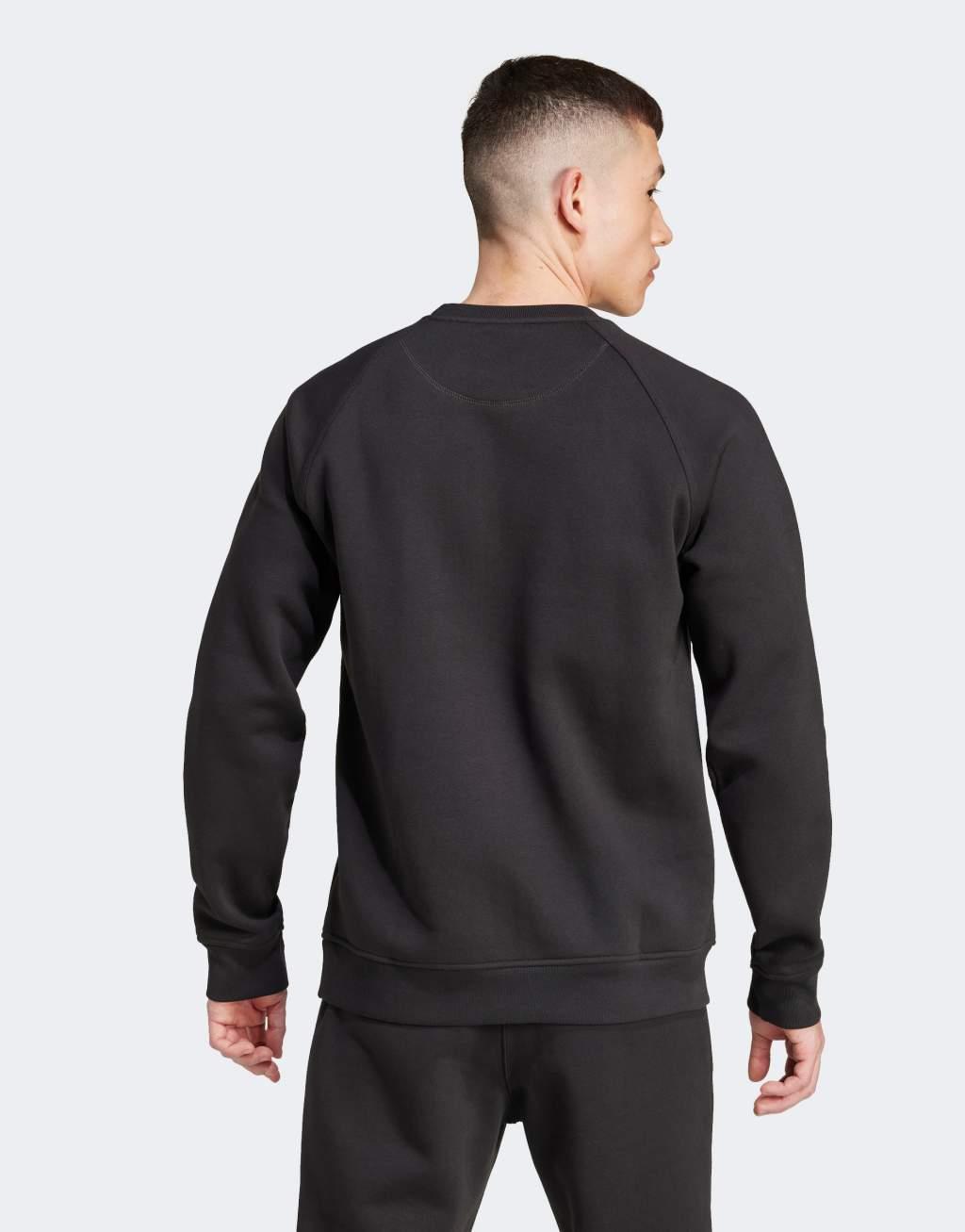 adidas Originals Essential sweatshirt in black Product Image