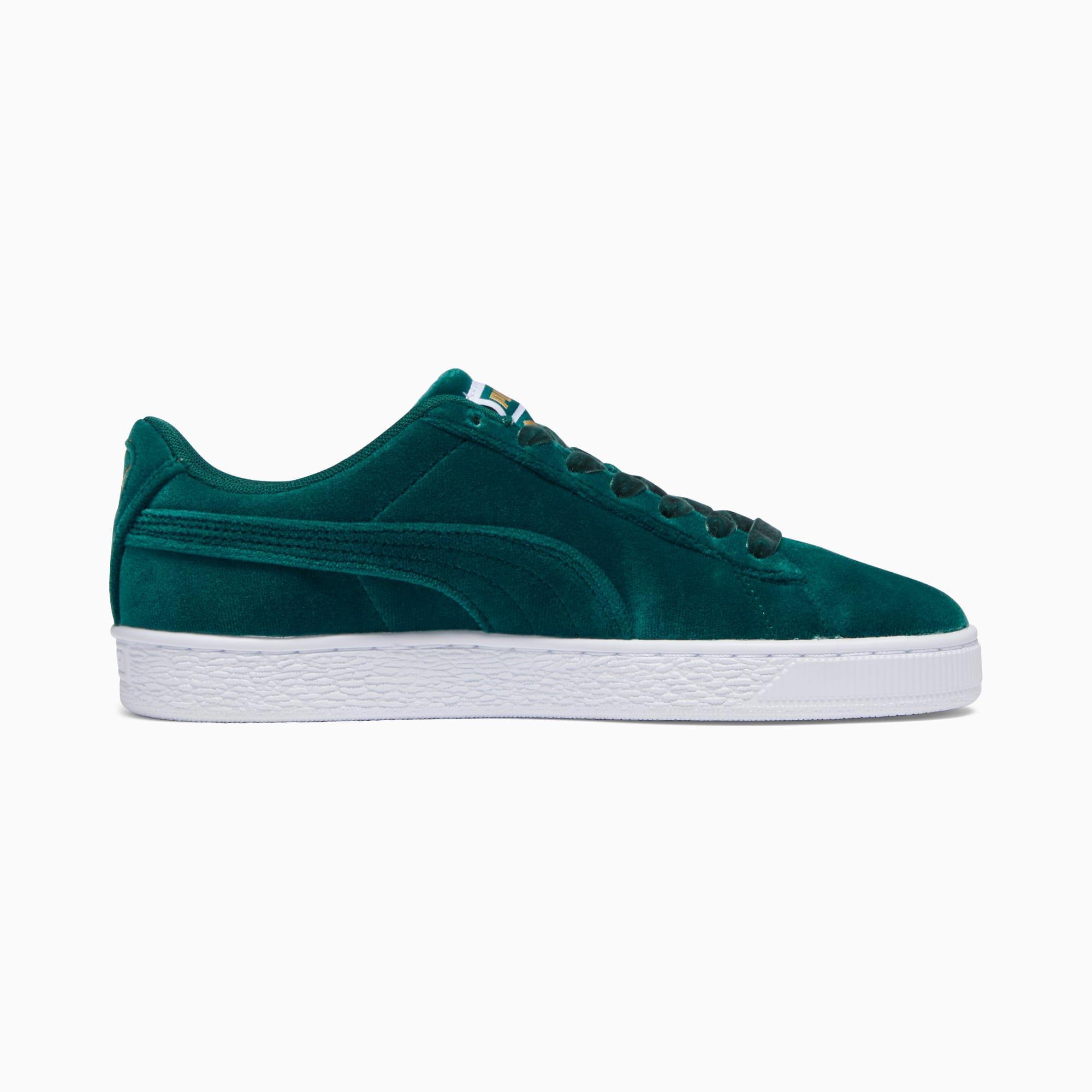 Basket Classic Velvet Women's Sneakers Product Image