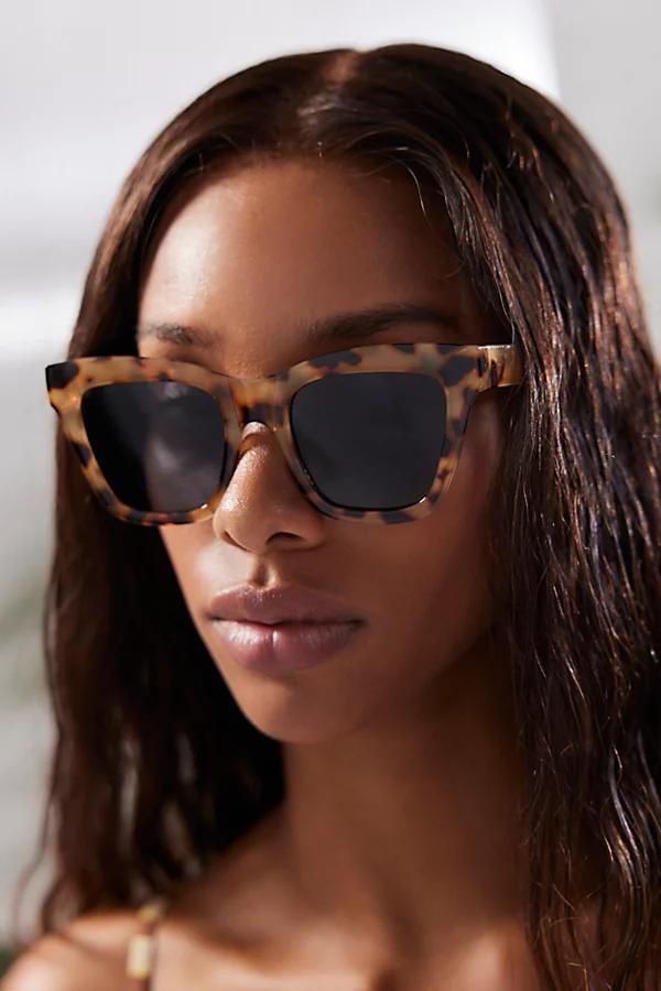 Urban Outfitters UO Essential Oversized Sunglasses Womens at Urban Outfitters Product Image