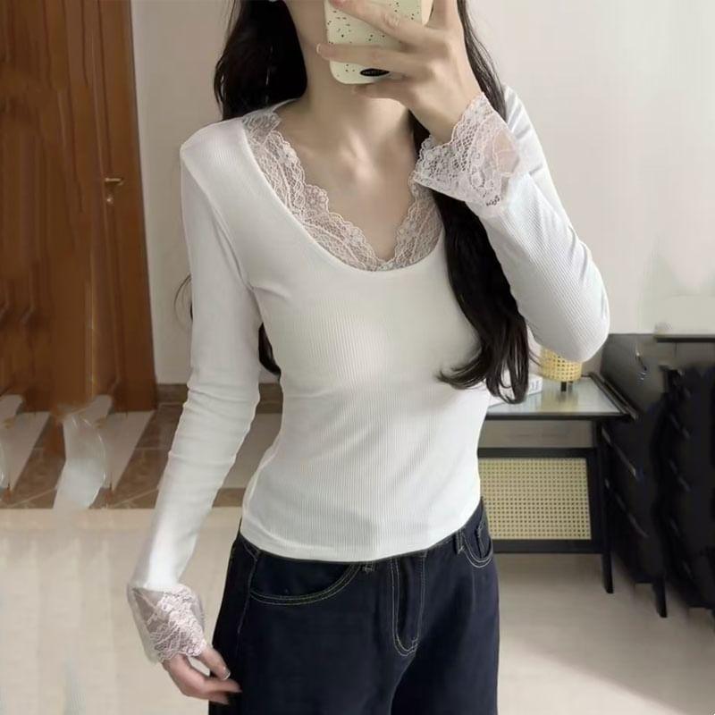 Long-Sleeve V-Neck Lace Trim Plain Top Product Image