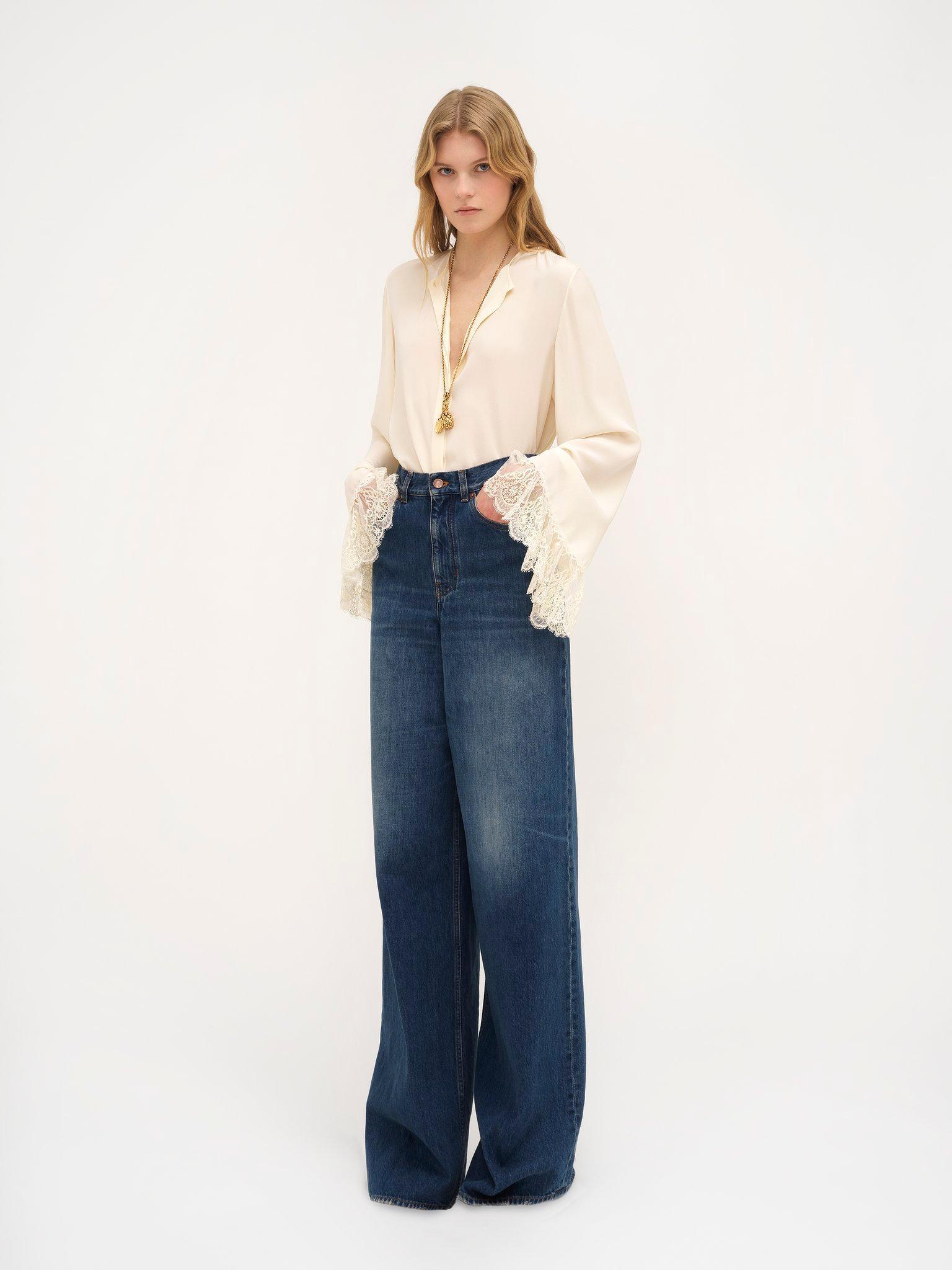 Collarless fluid blouse in crêpe de chine Product Image