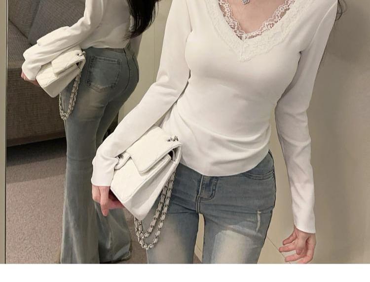 Long-Sleeve V-Neck Plain Lace Trim Tee Product Image