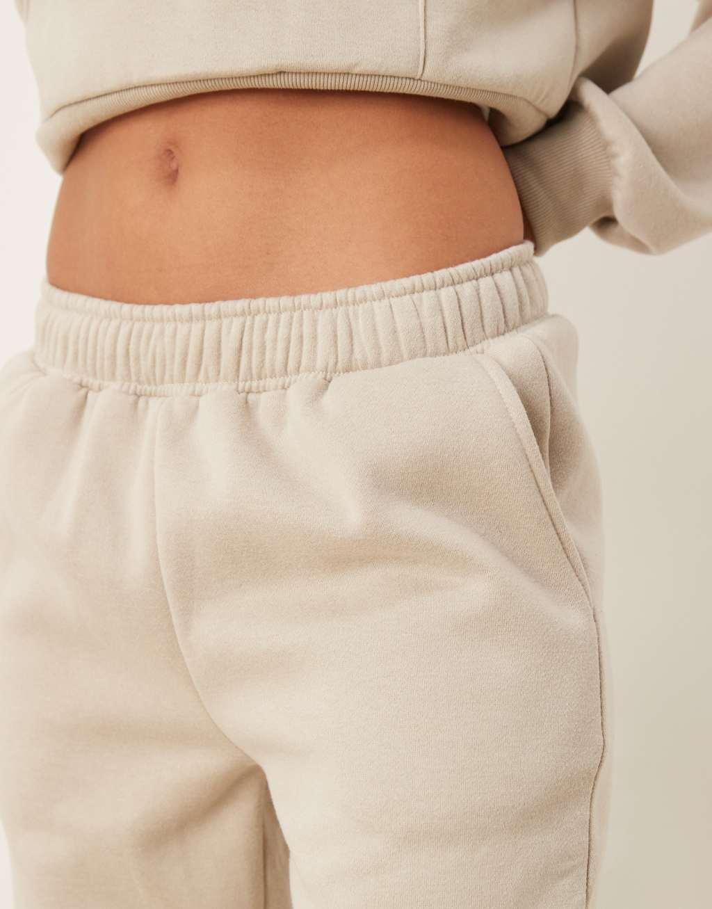 Urban Threads lounge sweatpants in beige Product Image