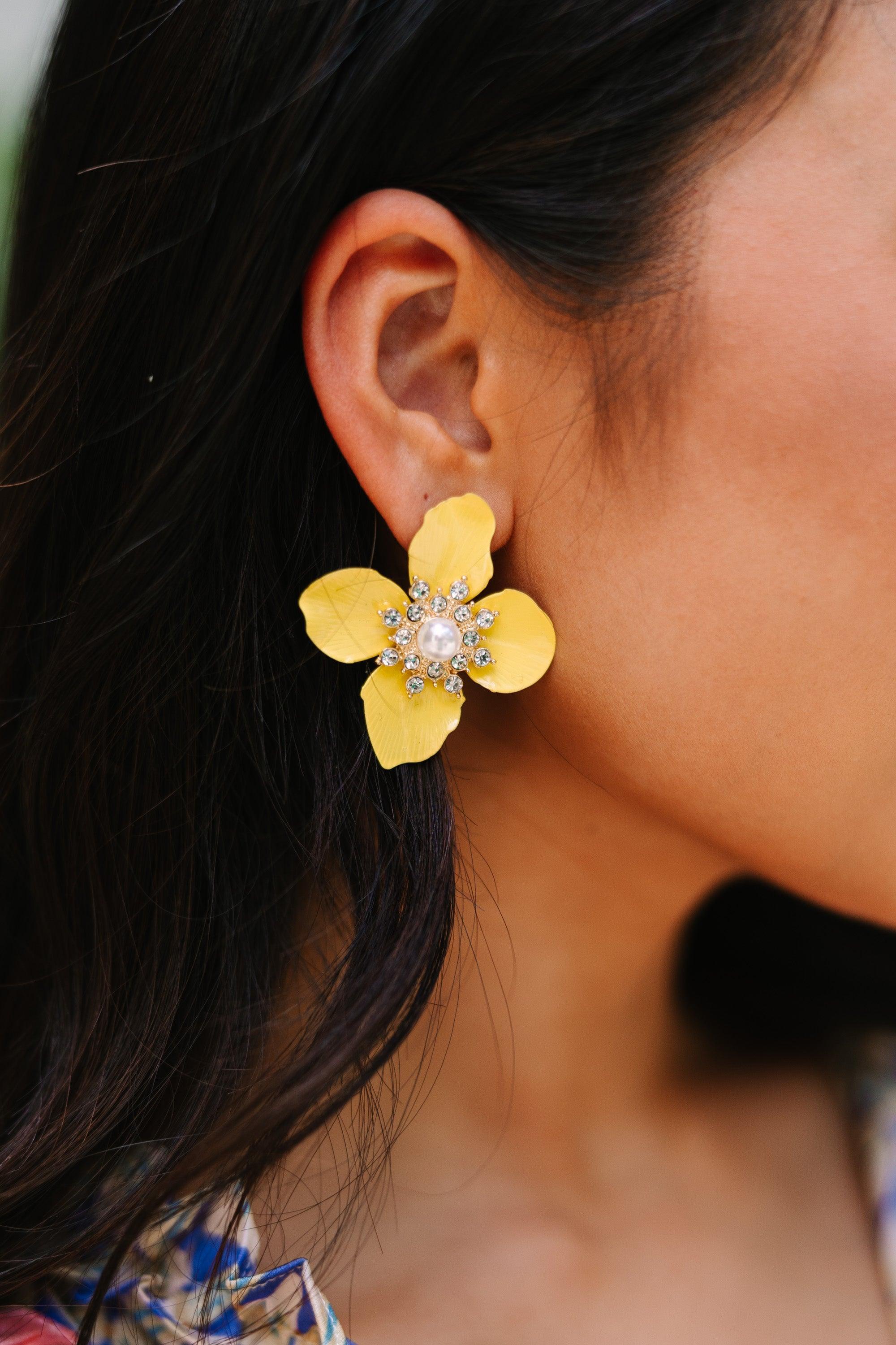 Do Your Part Yellow Flower Earrings Female Product Image