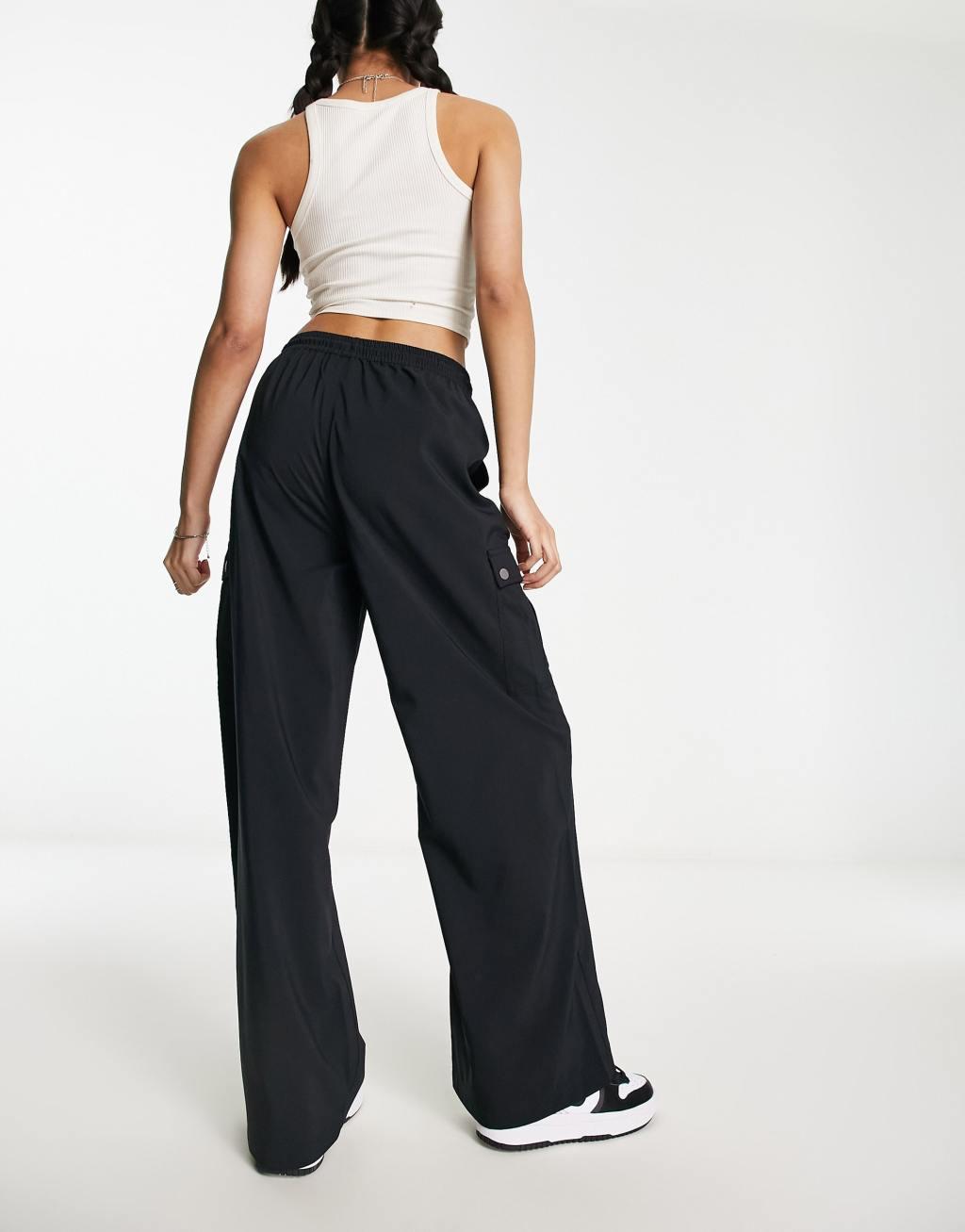 Columbia Cleetwood Cove oversized cargo sweatpants in black exclusive to ASOS  Product Image