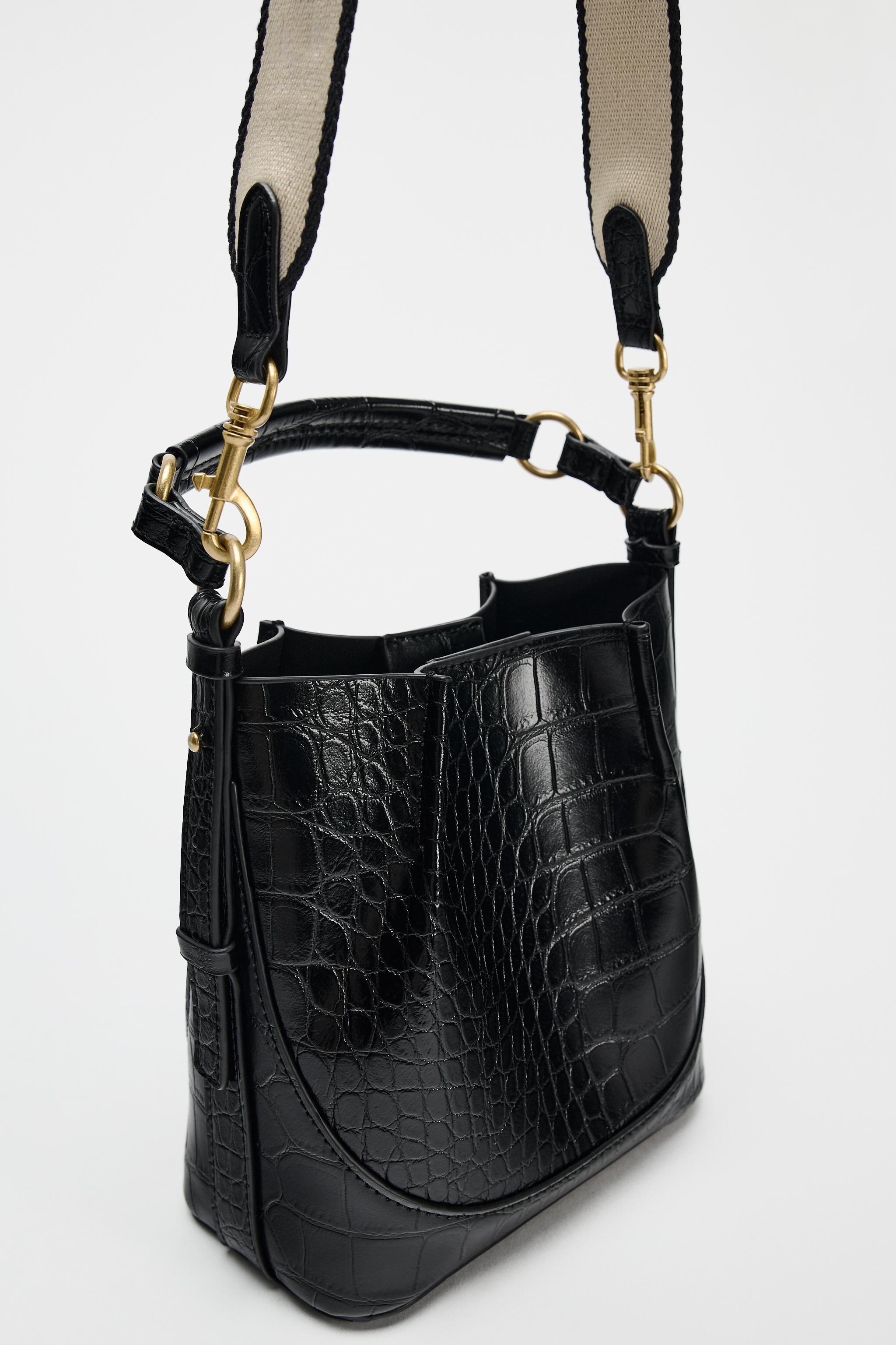 BUCKET BAG Product Image