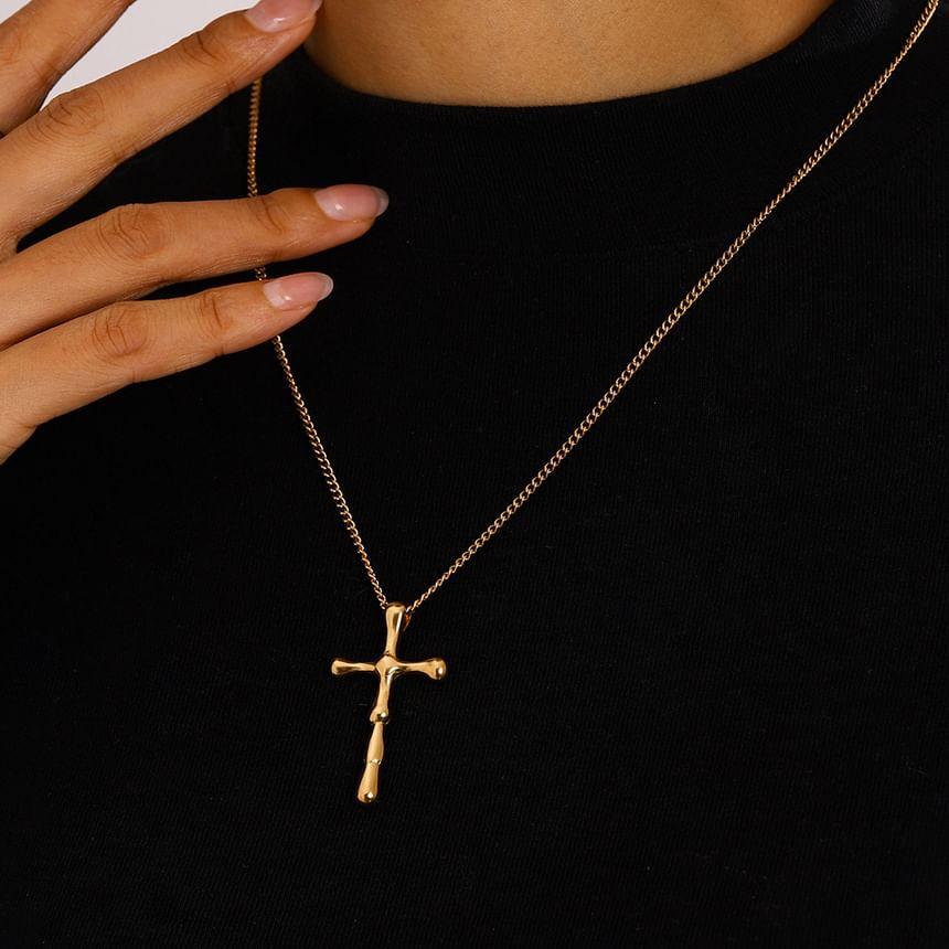 Cross Pendant Necklace Product Image