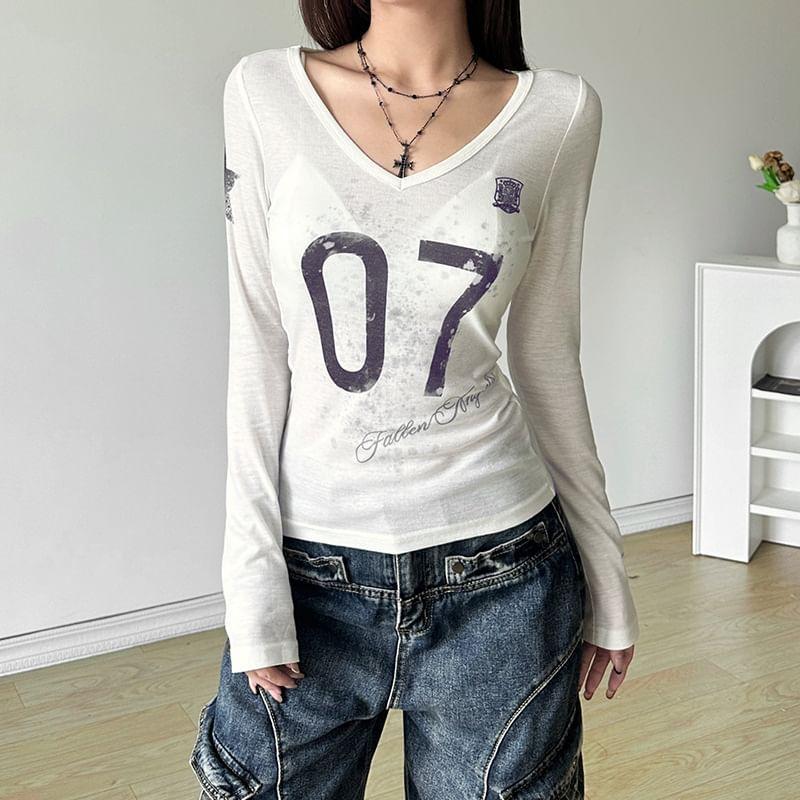 Long Sleeve V-Neck Numbering Tee Product Image