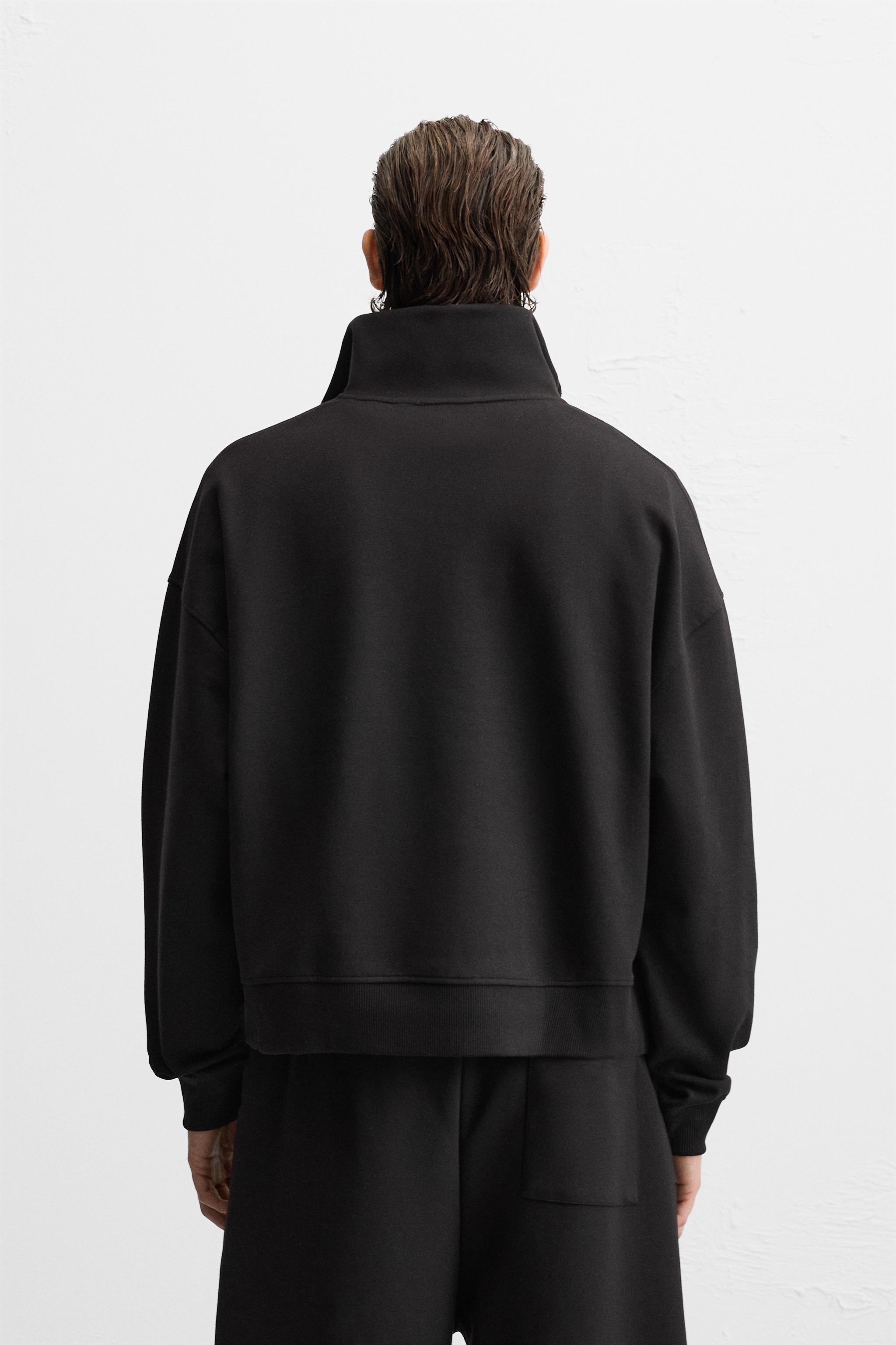 QUARTER ZIP TECHNICAL SWEATSHIRT Product Image