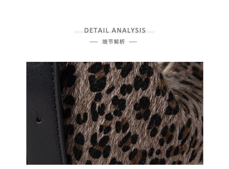 Leopard Print Shoulder Bag Product Image