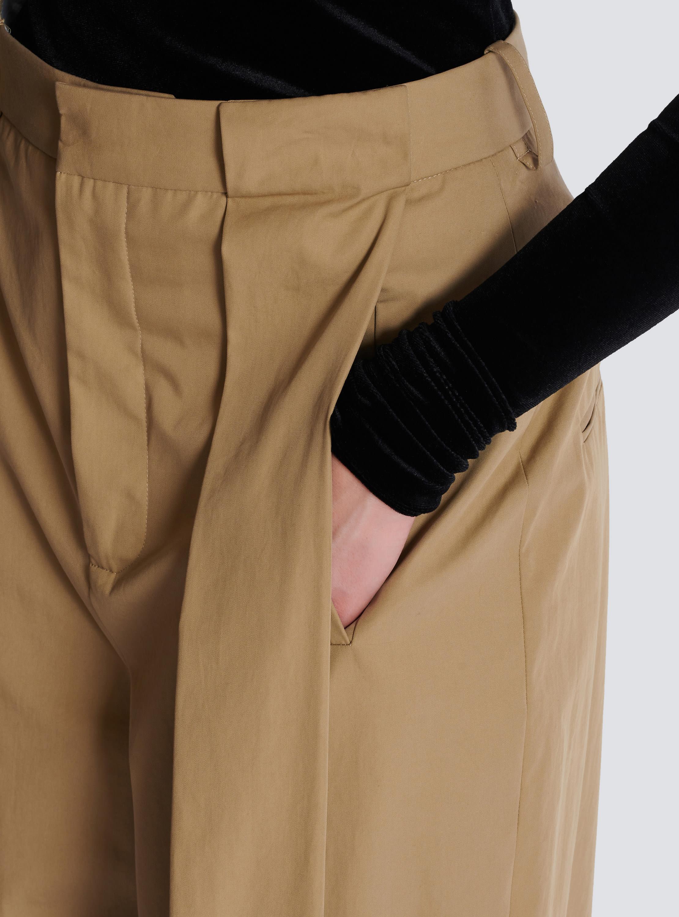 Pleated cotton trousers Product Image