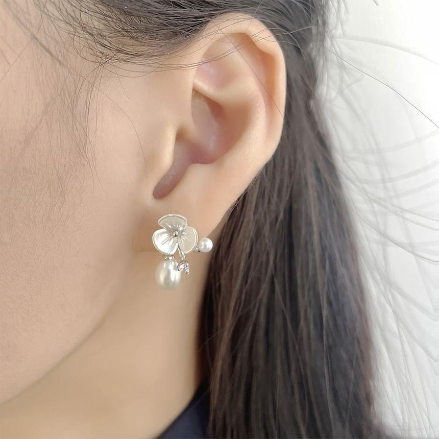 Flower Faux Pearl Rhinestone Stud Earring Product Image