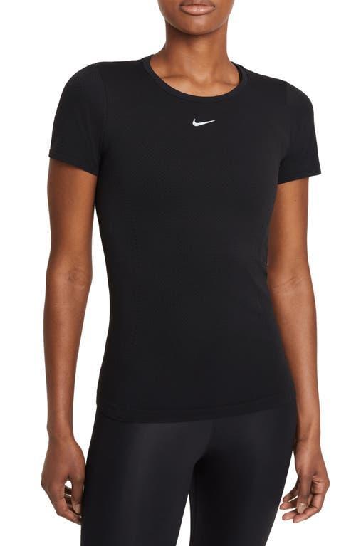 Nike Dri-FIT Advantage Seamless Tennis T-Shirt Product Image