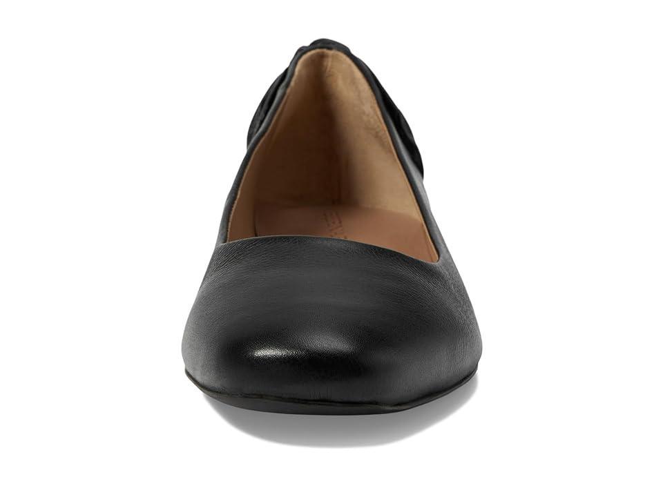 BERNARDO FOOTWEAR Eloisa Flat Product Image