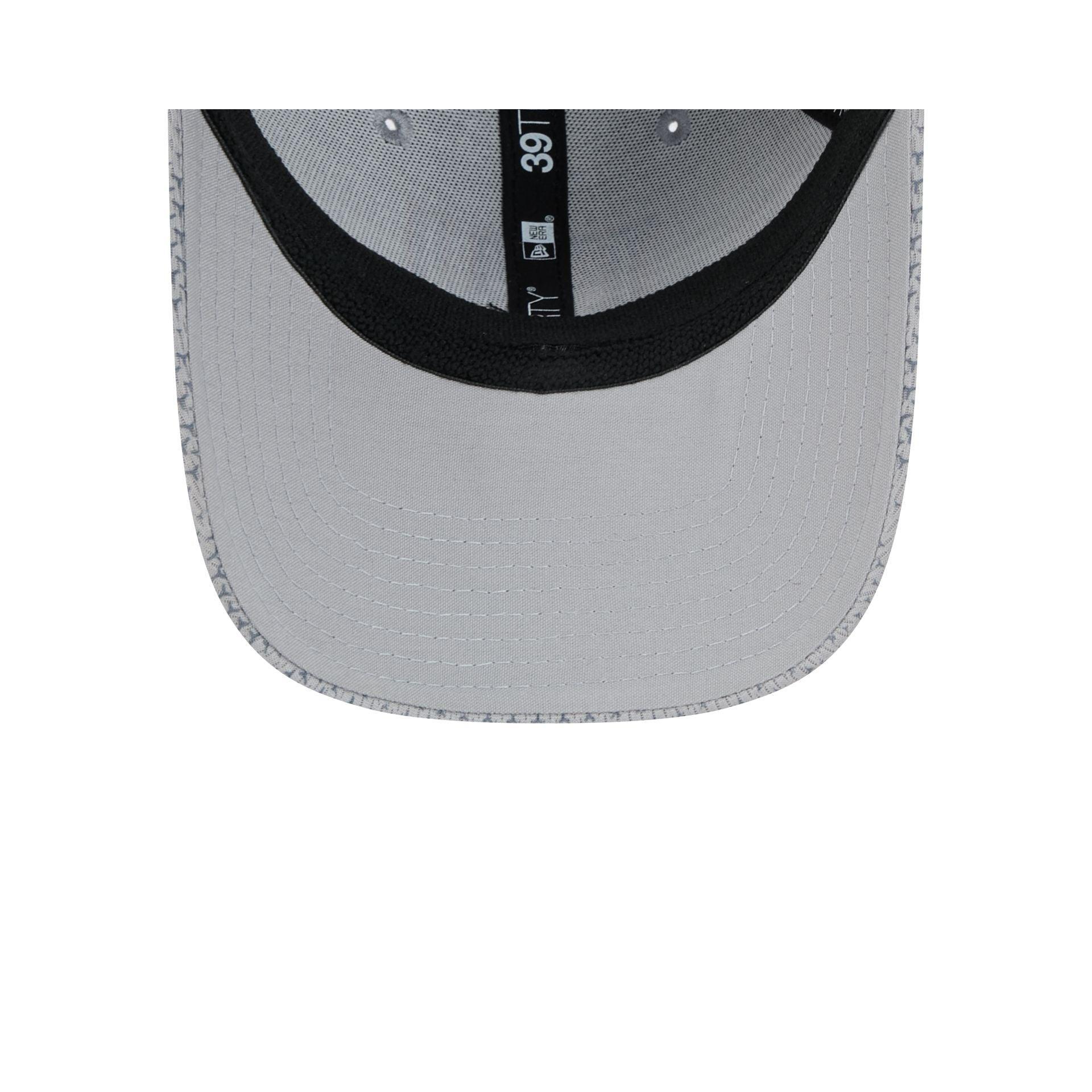 New York Giants 2024 Sideline Gray 39THIRTY Stretch Fit Hat Male Product Image