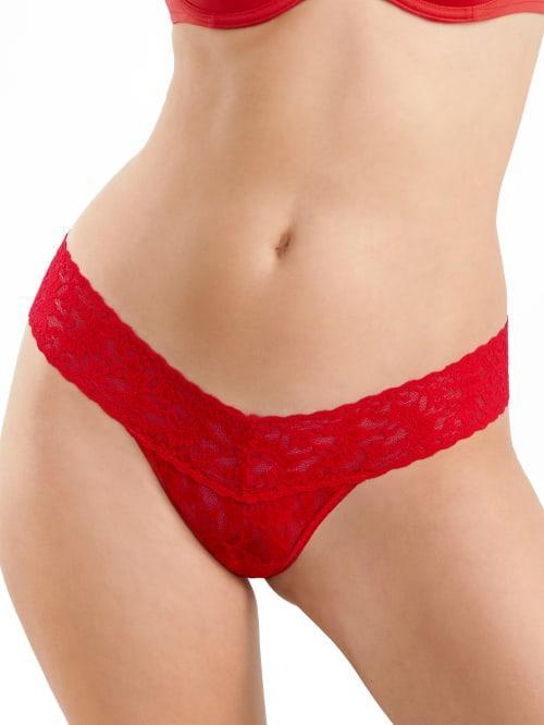 Signature Lace Low-Rise Thong Product Image