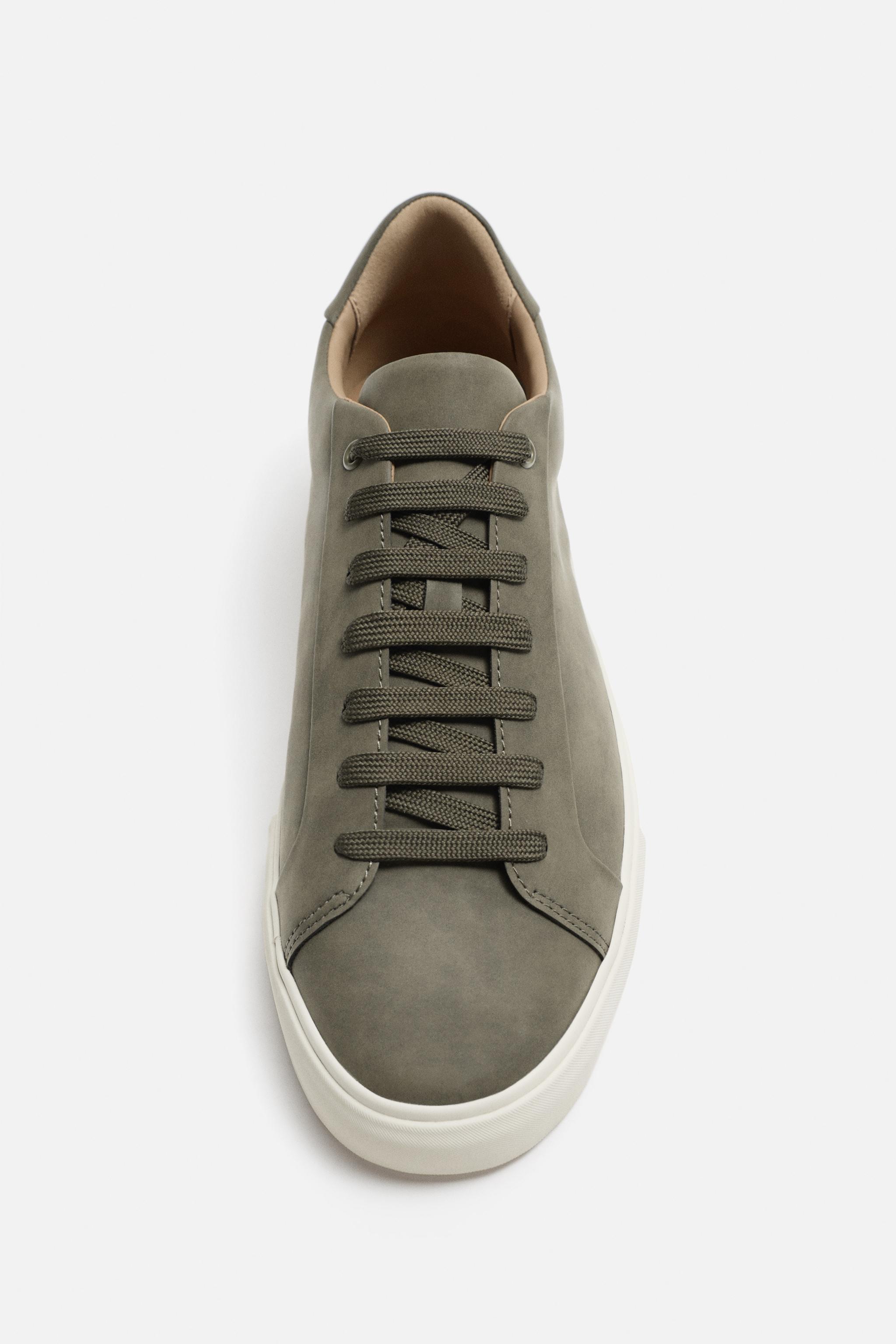 BASIC SNEAKERS Product Image