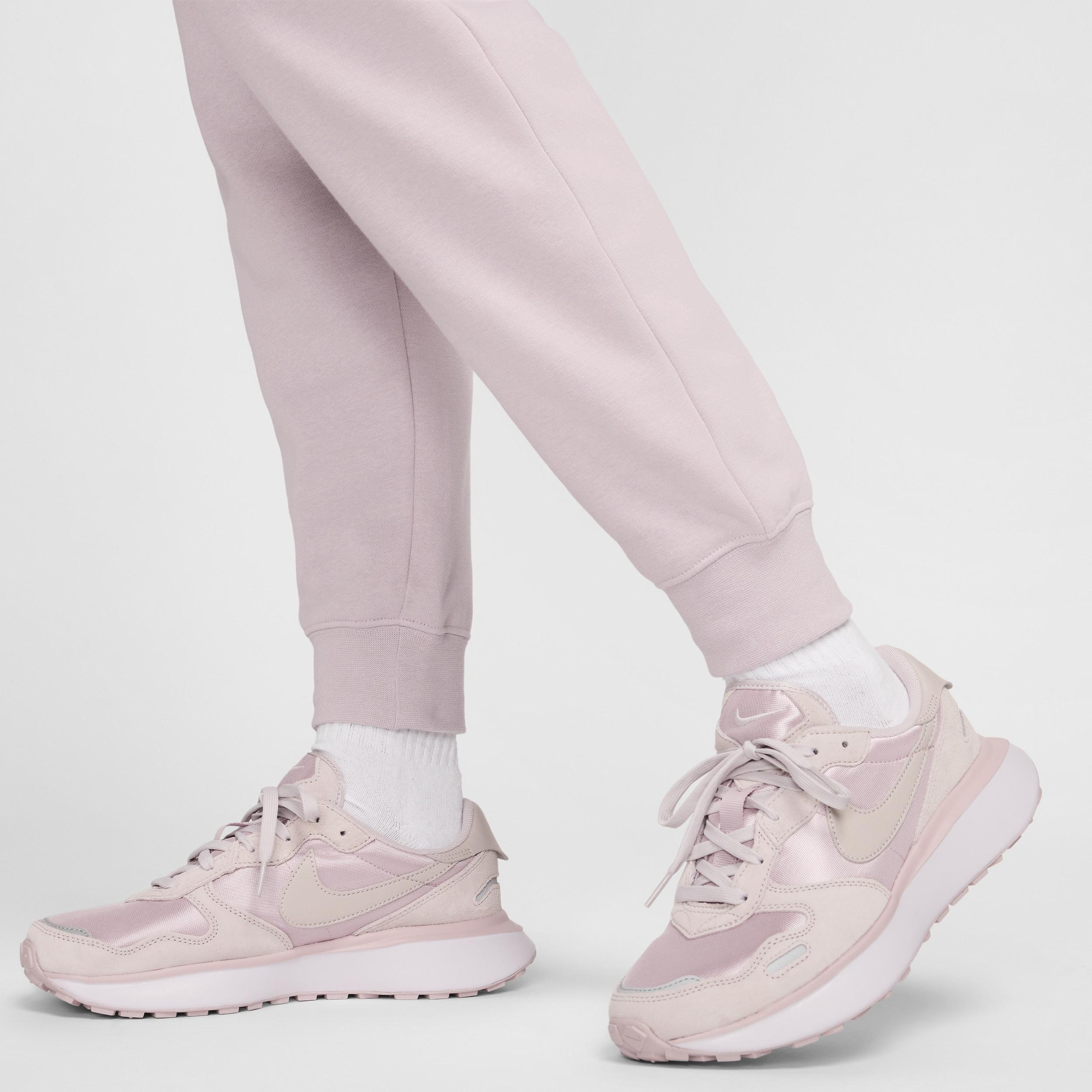 Women's Nike Sportswear Club Fleece Mid-Rise Jogger Pants Product Image