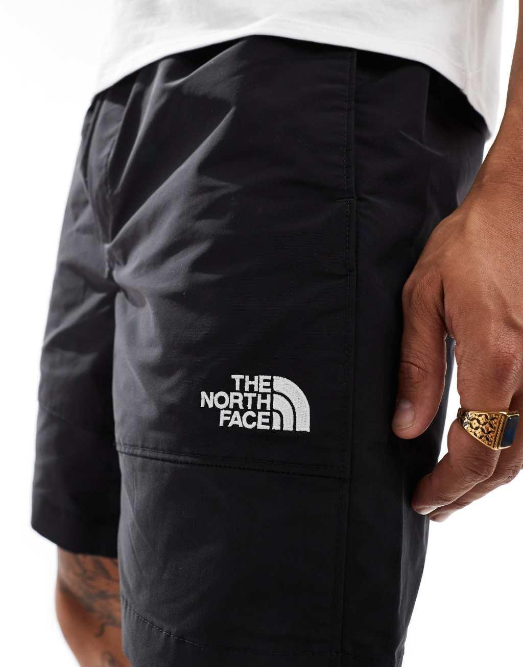 The North Face Easy Wind shorts in black Product Image