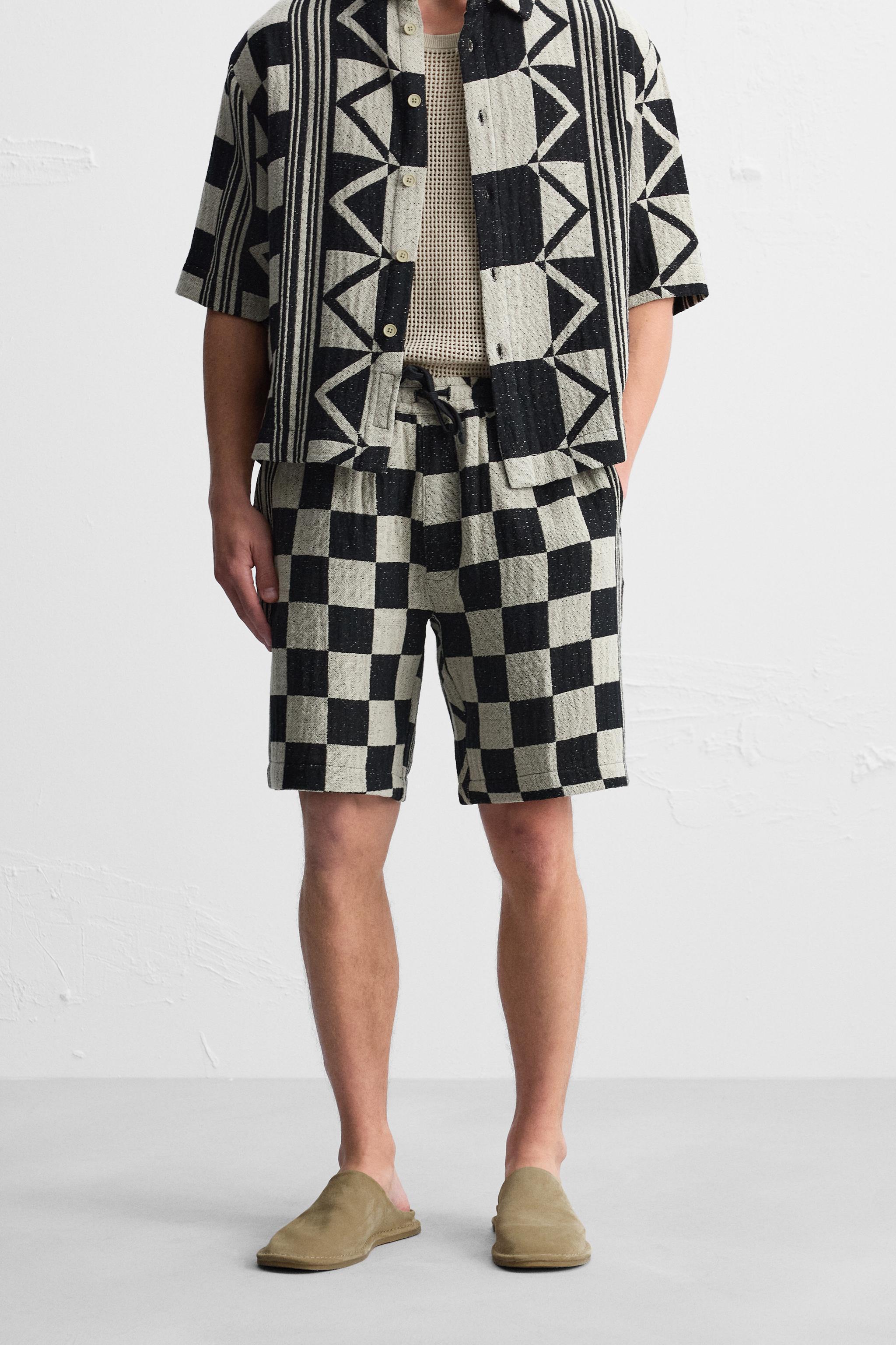 GEOMETRIC JACQUARD SHORTS Product Image