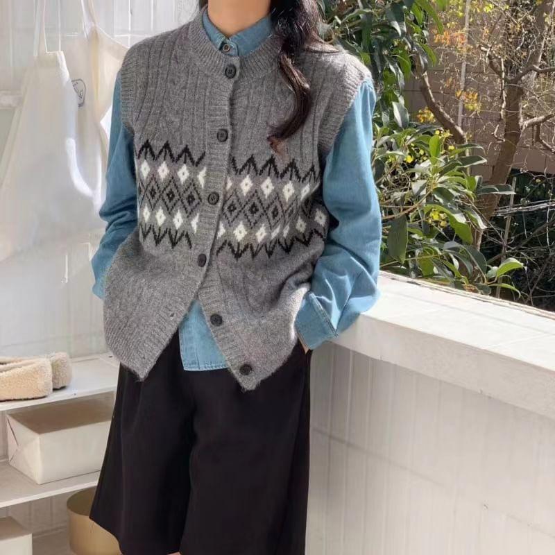 Patterned Single-Breasted Sweater Vest Product Image