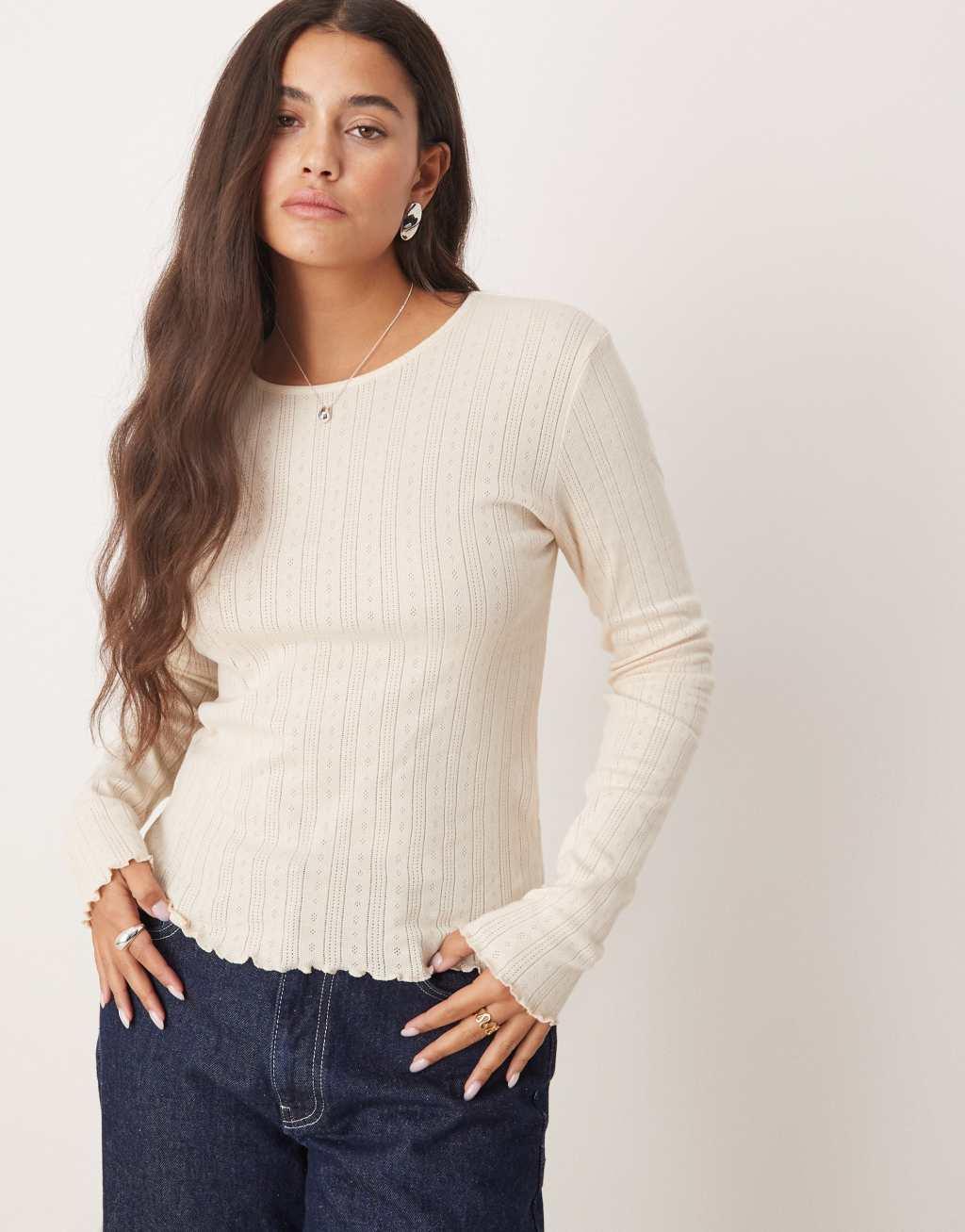 JDY long sleeve lettuce edge top in white Product Image