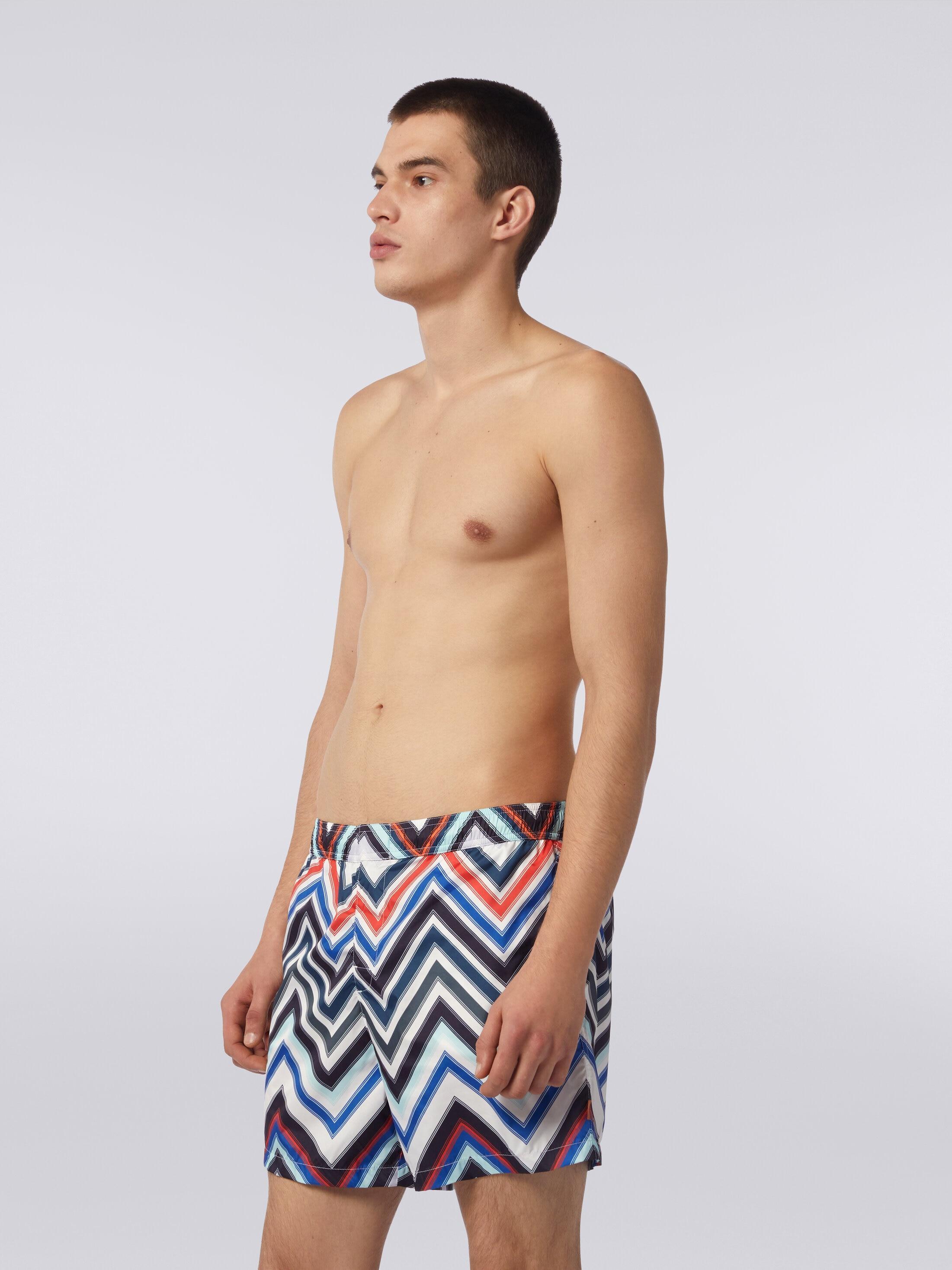 Swimming trunks in nylon with large gradated zigzag Product Image