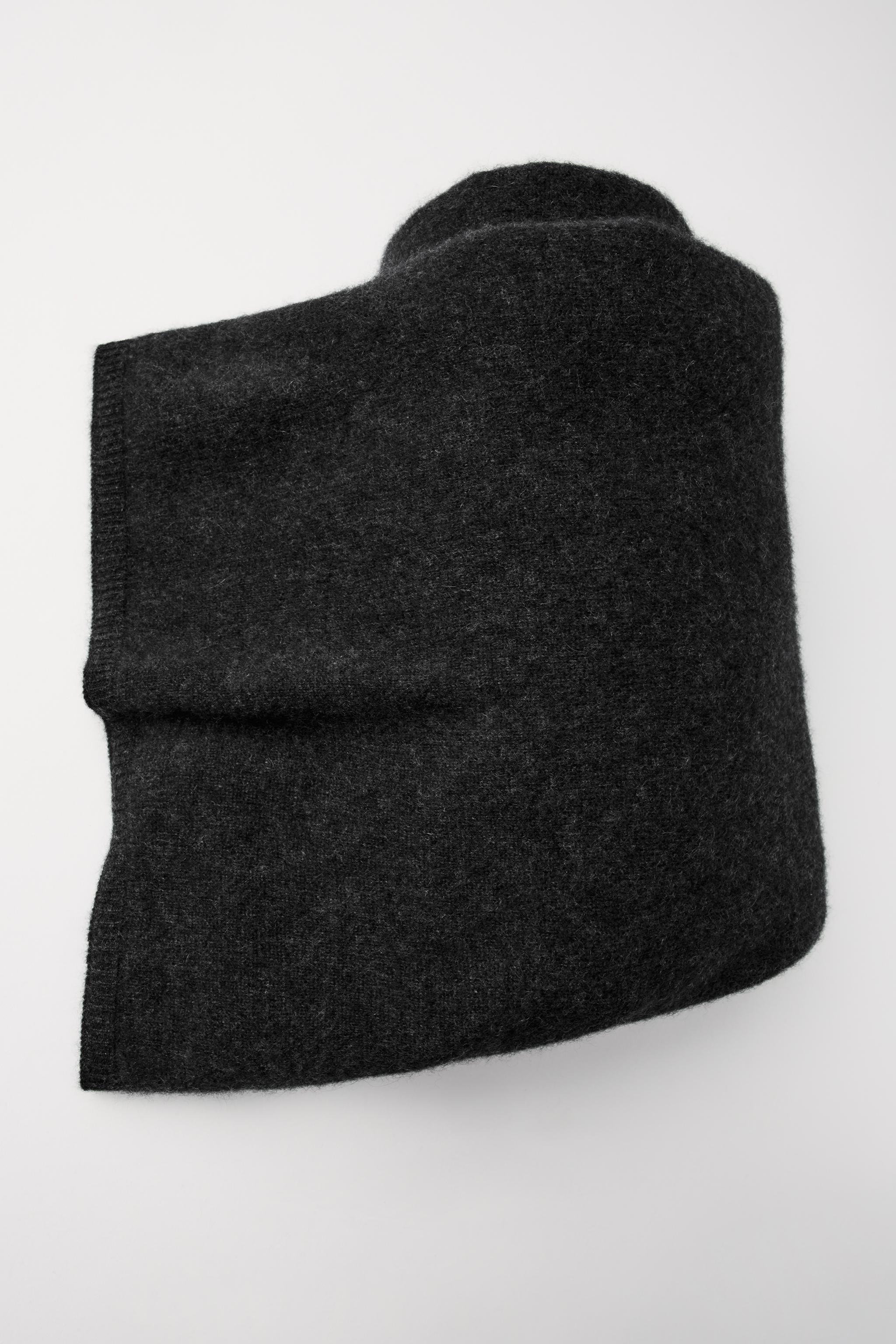 100% CASHMERE KNIT SCARF Product Image