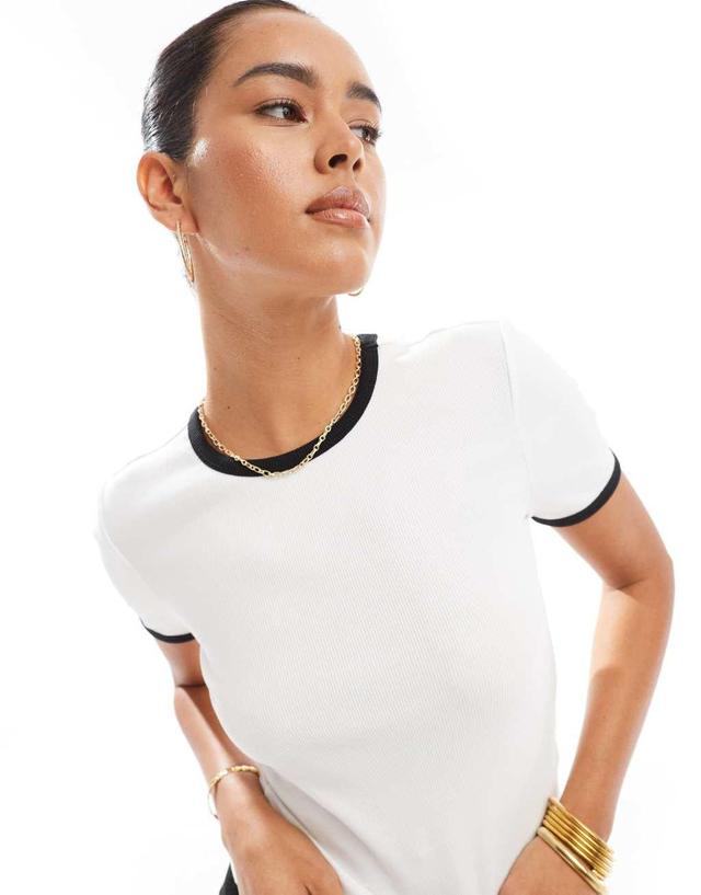 ONLY ribbed t-shirt with contrast detail in white Product Image