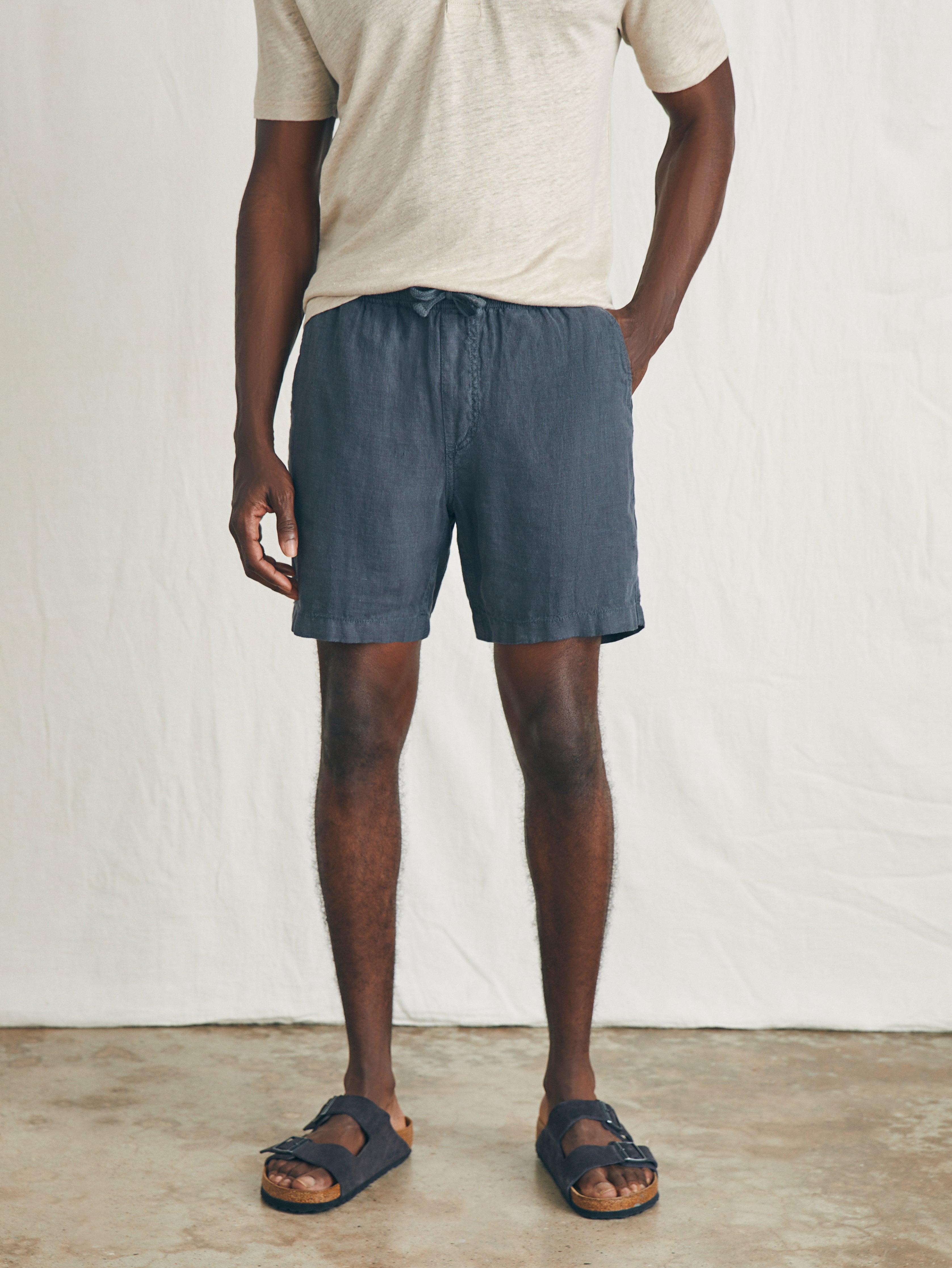 Essential Linen Short (6.5" Inseam) - Washed Black Male Product Image