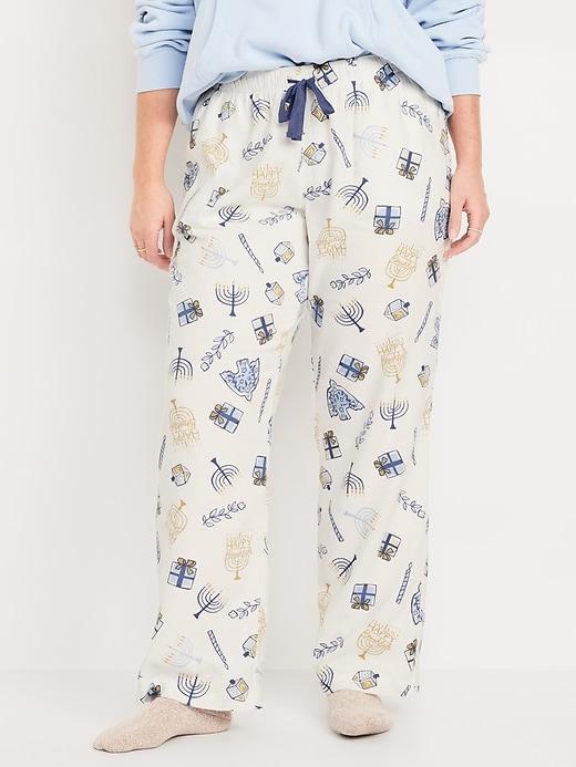 Mid-Rise Printed Flannel Pajama Pants Product Image