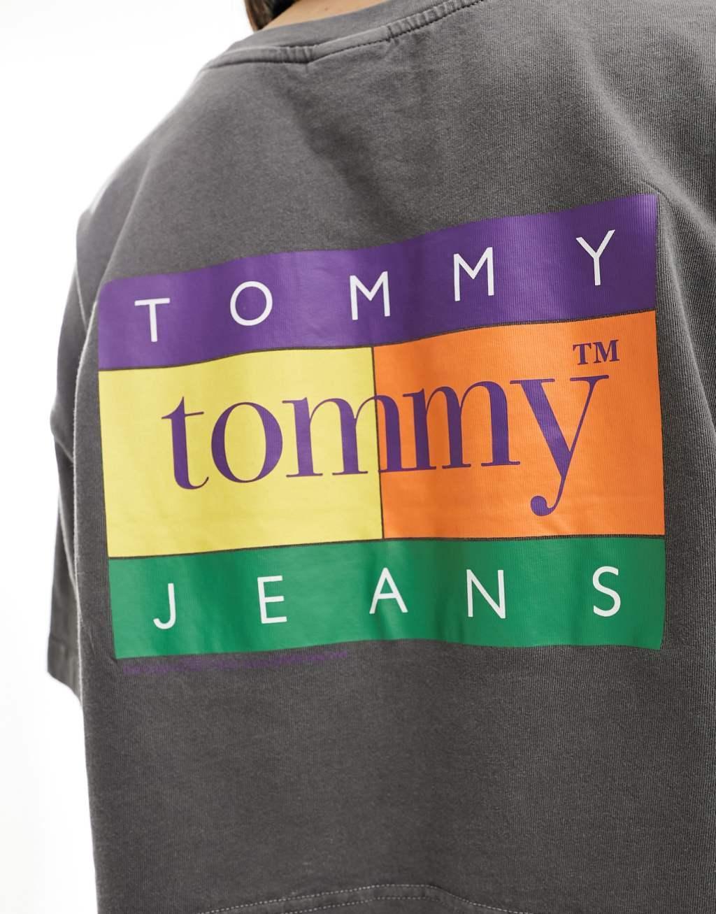 Tommy Jeans oversized cropped summer flag t-shirt in black Product Image