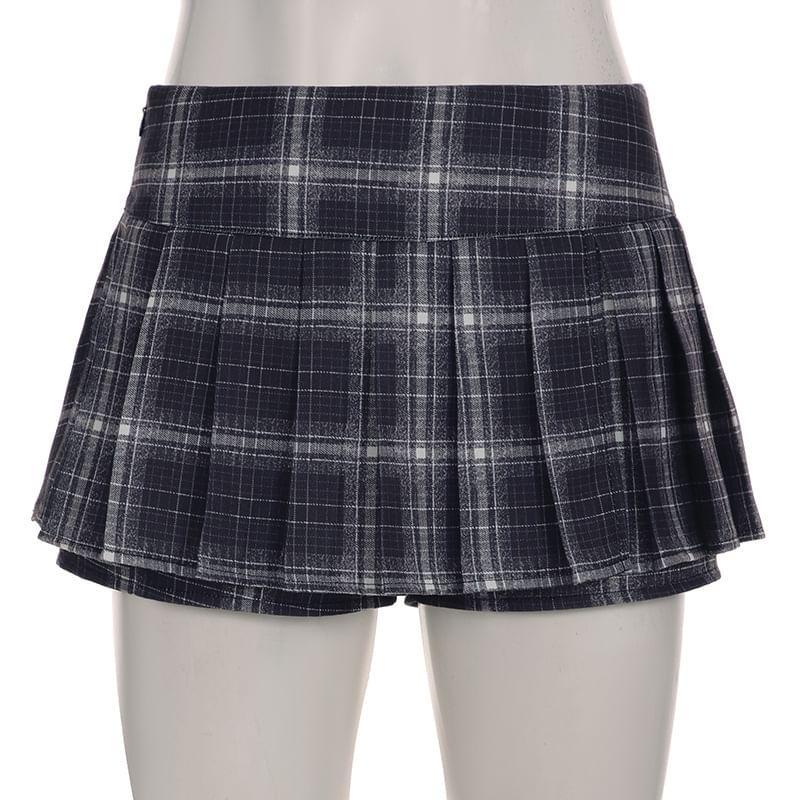 Mid Rise Plaid Pleated Skorts Product Image