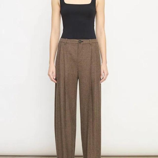 Houndstooth Pleat Front Pant In Brown Product Image