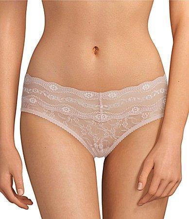 b.temptd by Wacoal Womens Lace Kiss Hipster Underwear 978282 Product Image