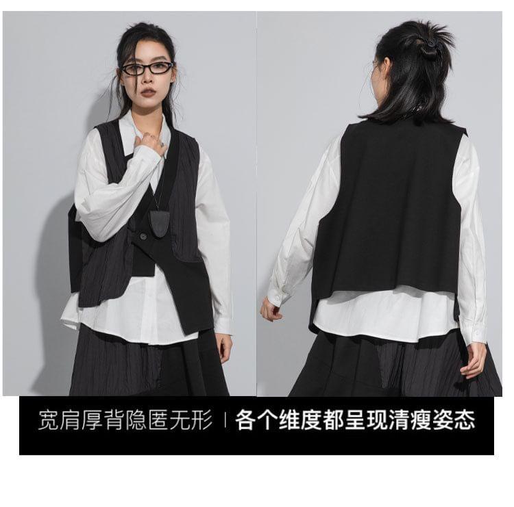 V-Neck Plain Asymmetrical Panel Button Vest Product Image