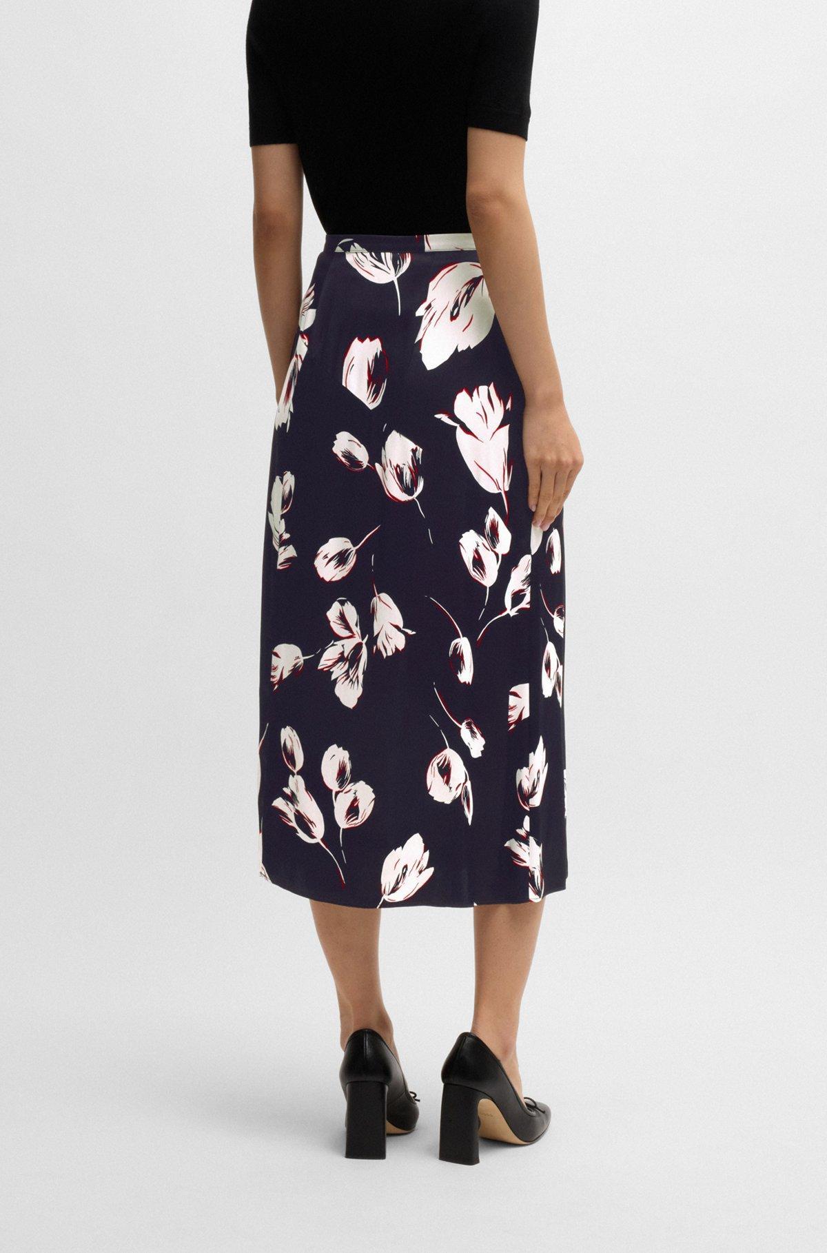 Satin maxi skirt with tulip print Product Image