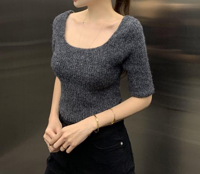 Short Sleeve Scoop Neck Plain Knitted Top Product Image