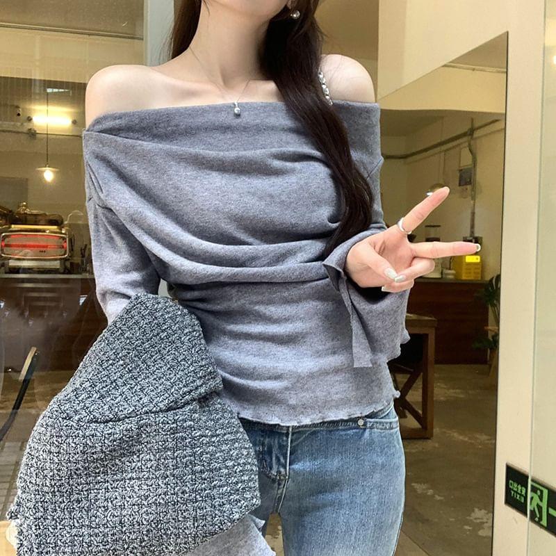 Long-Sleeve Off Shoulder Plain T-Shirt Product Image